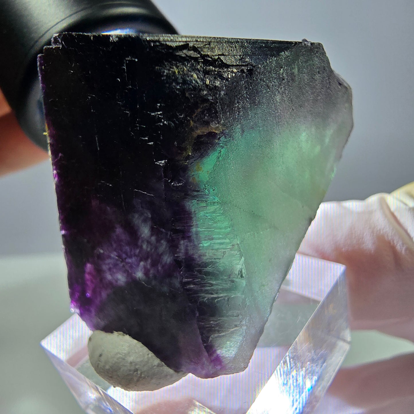 Rare cube de fluorite fantôme parqueté vert violet Okorusu Namibie 46*29*22mm
