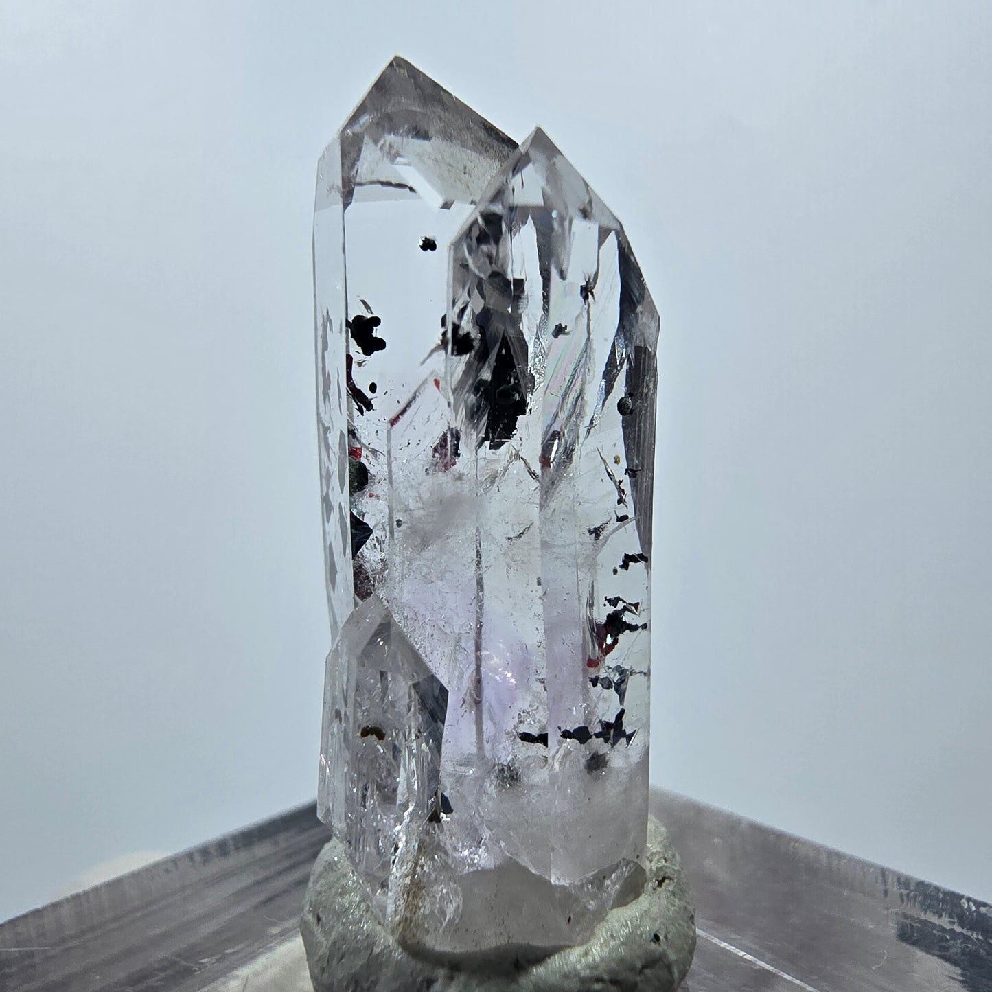 Quartz clair Harlequin Mine Point Streep, Goboboseb, Namibie 29 x 11 x 11 mm
