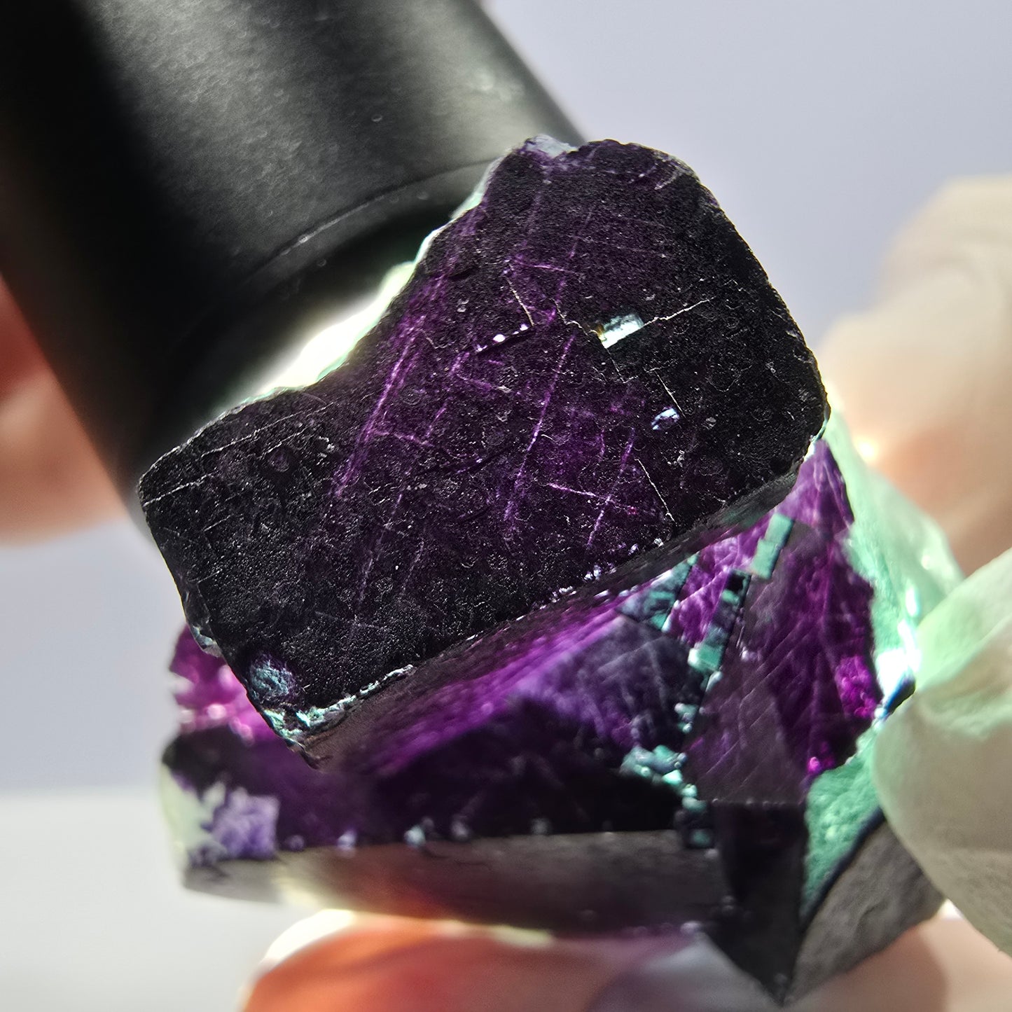 Spécimen de cube de fluorite fantôme vert violet zonal 11:11 Angel Pocket, Namibie 47*38*19mm
