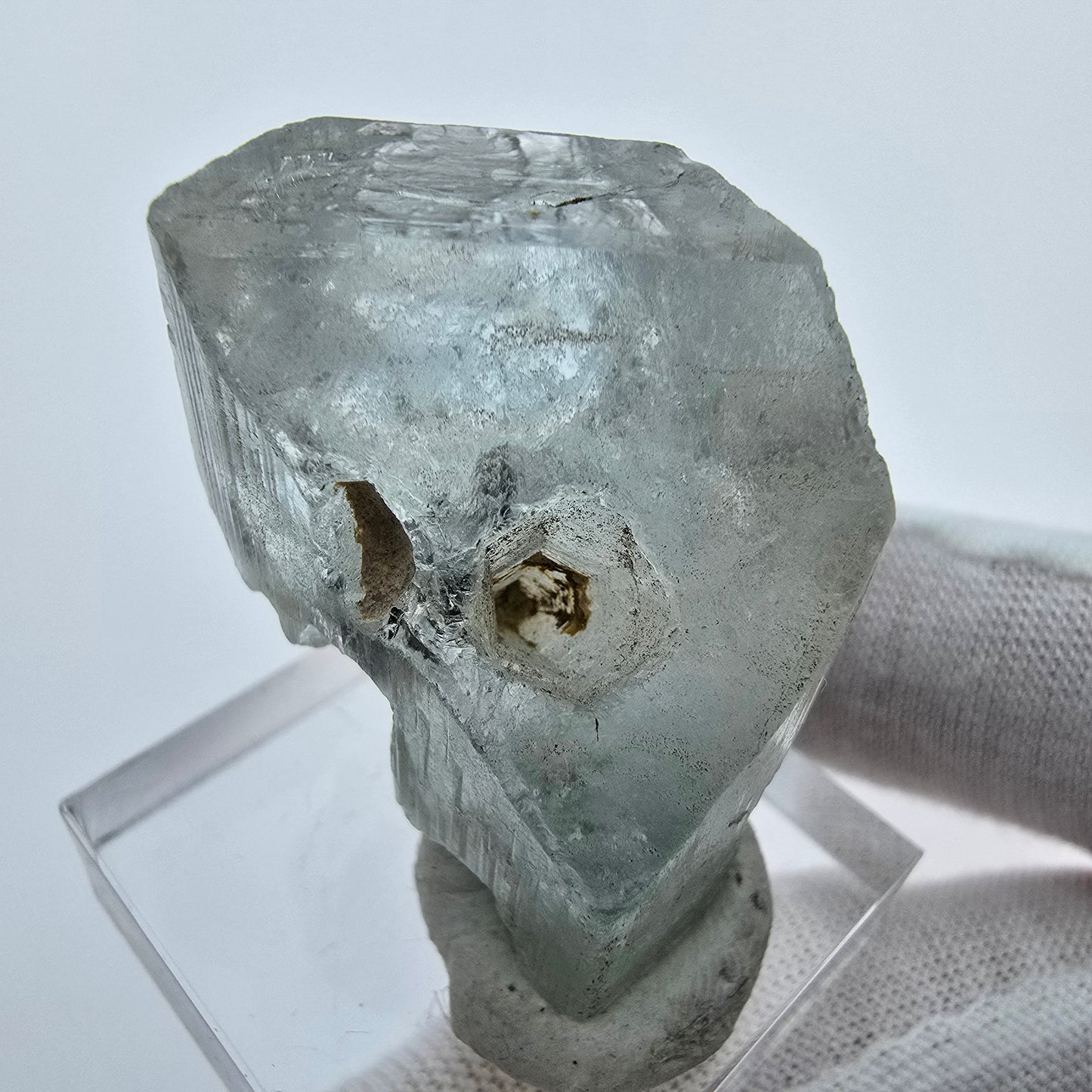 Cristal topaze X transparent, Spitzkoppe bleu blanc, Erongo, Namibie 37*26*19mm
