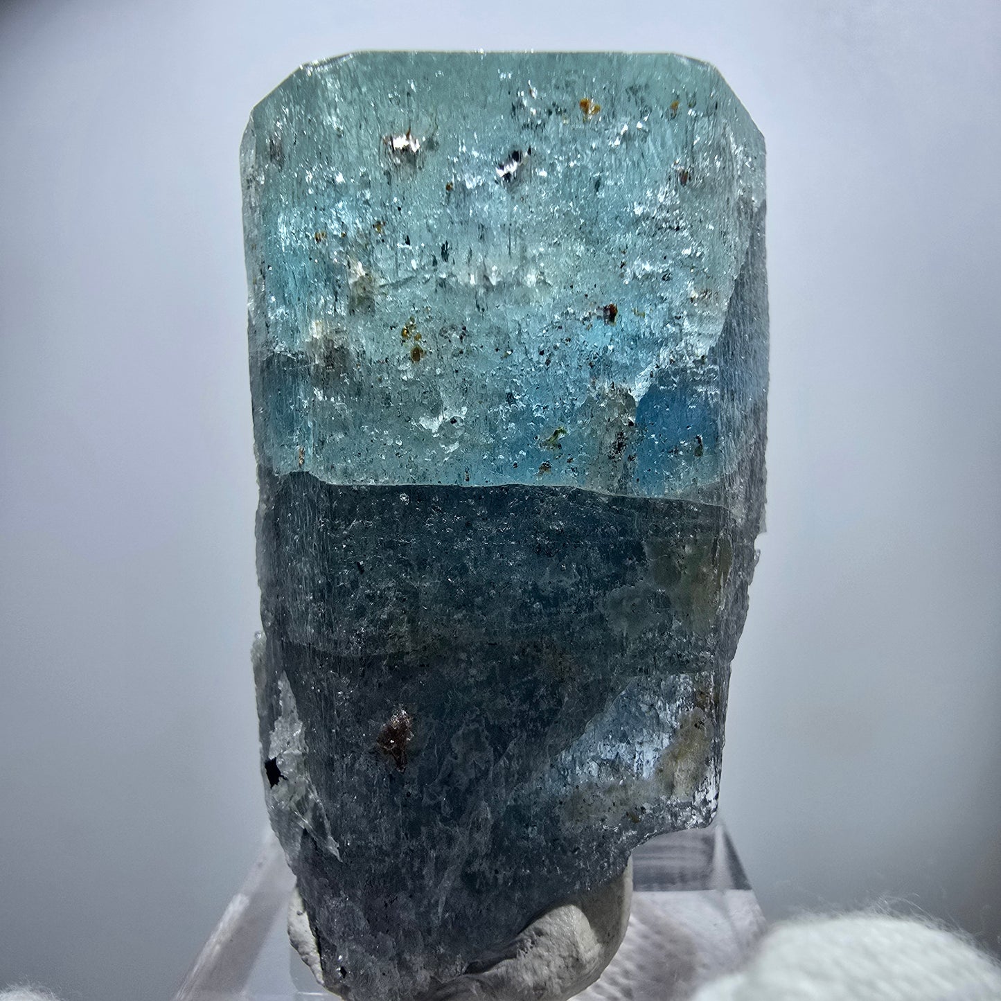 Seltener Aquamarin X mit Hyalit Einschlüssen Erongo, Namibia 42*28*19mm