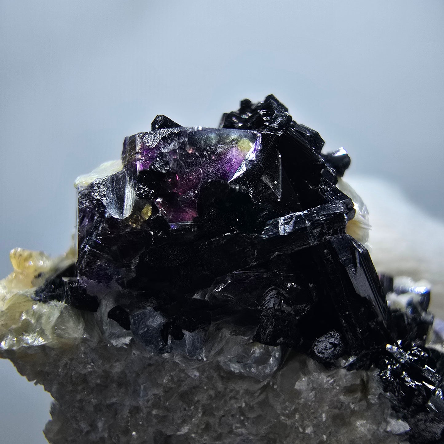 Colorful Phantom Fluorite Cubes Muscovite Schorl Tourmaline Erongo, Namibia 39*26*21mm