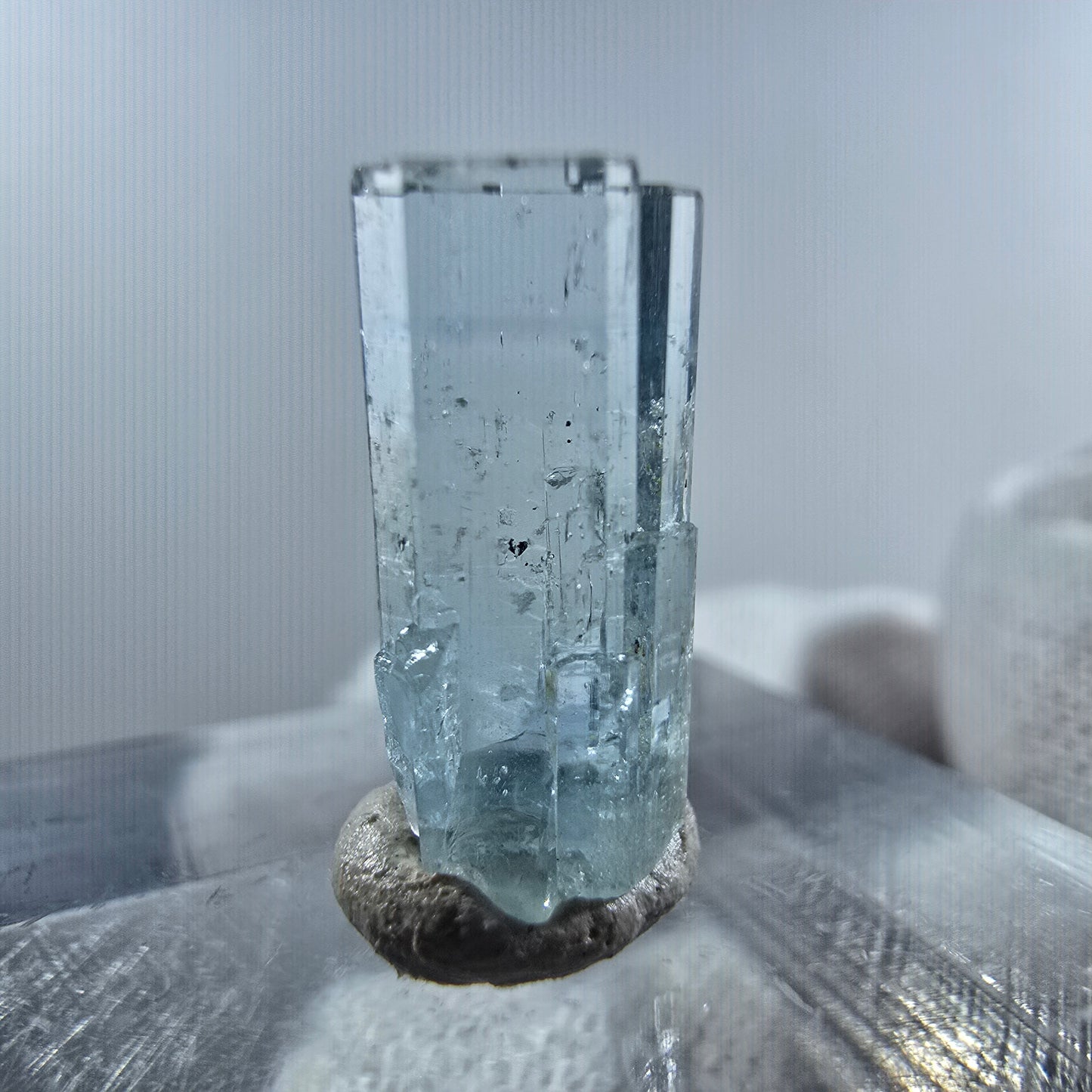 Cristal d'aigue-marine X clair rare Erongo, Namibie 15*7*7mm