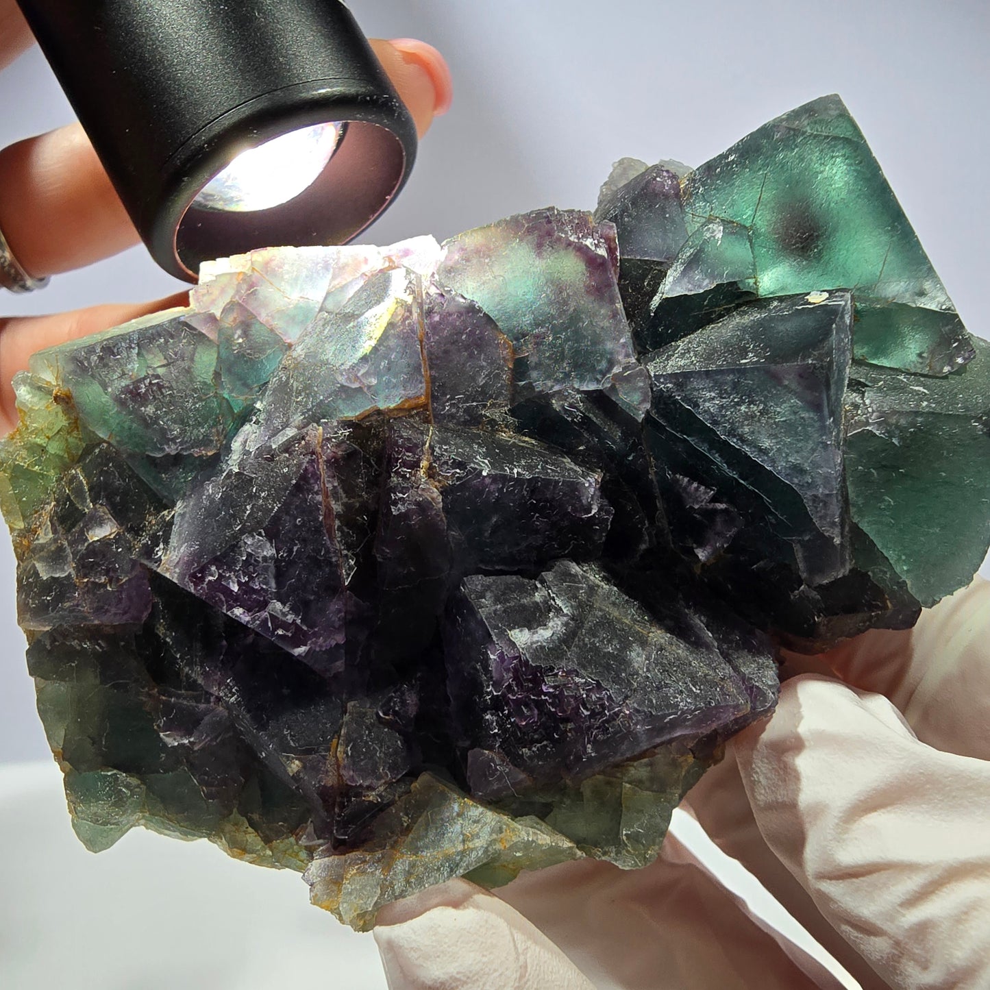 Grand spécimen de cube de fluorite fantôme, vert violet, Okorusu, Namibie, 88 x 60 x 40 mm