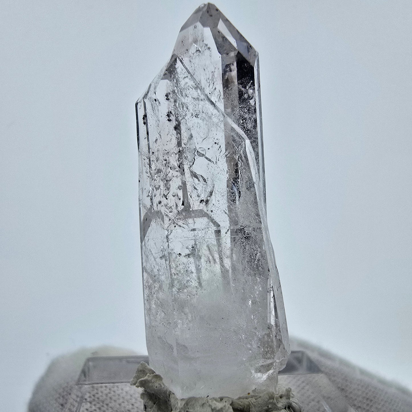 Klarer Phantom Hämatit Quarz Kristall Streep Mine, Goboboseb, Namibia 39*12*12mm