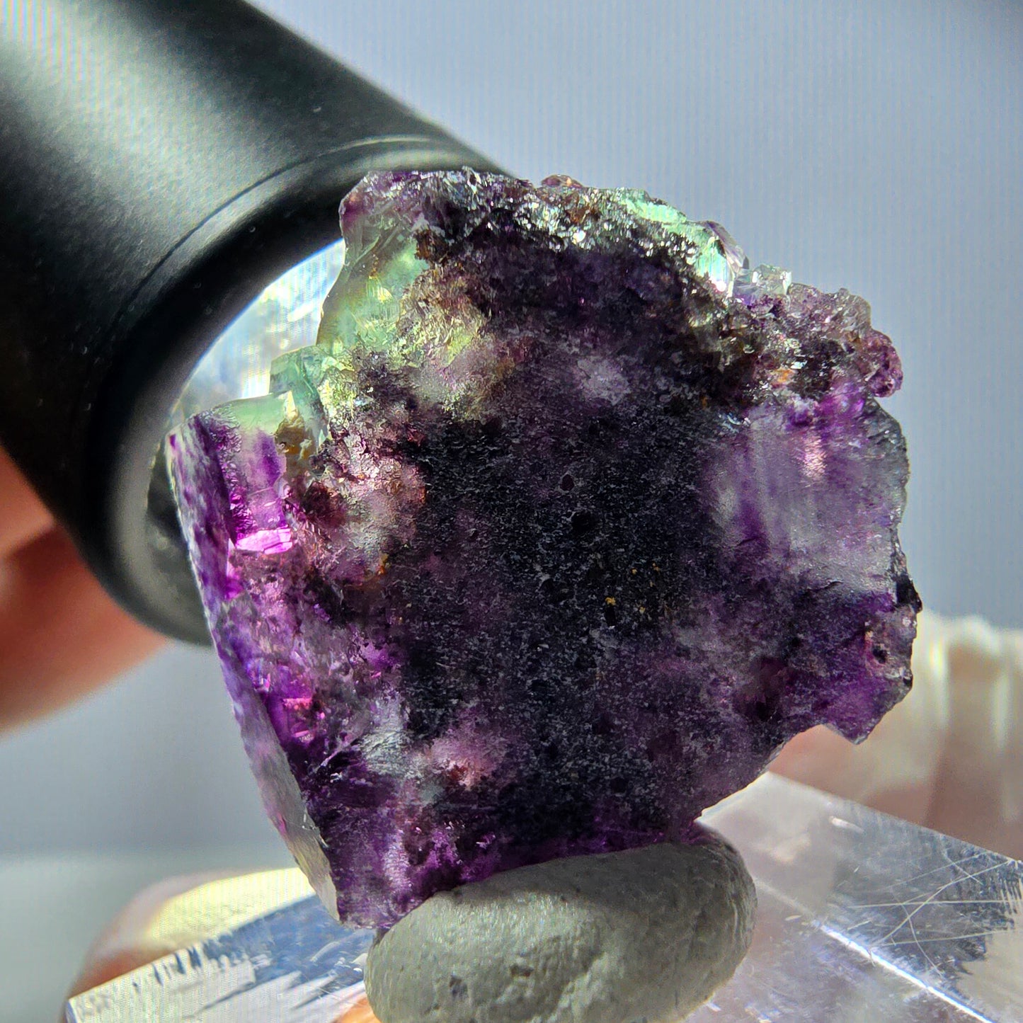 Spécimen rare de cube de fluorite, vert violet, Okorusu, Namibie, 25 x 18 x 18 mm