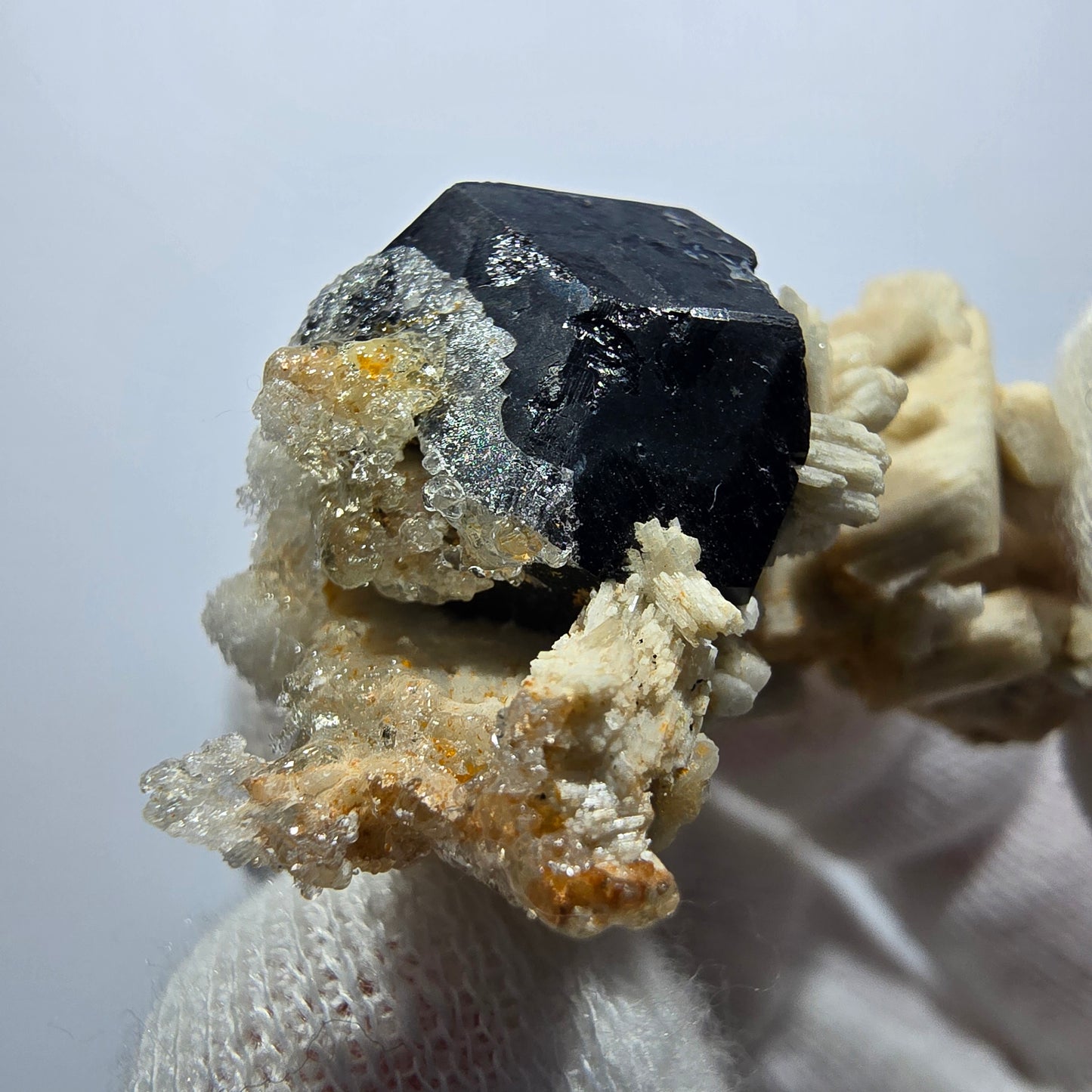 Seltene Schörl Turmalin, Hyalit, Orthoklas Stufe Erongo, Namibia 47*37*26mm