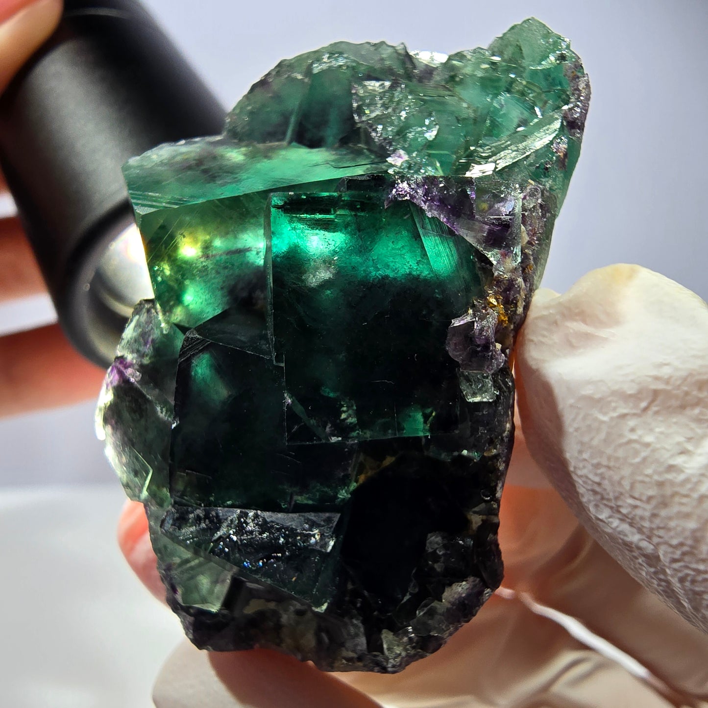 Spécimen de cube de fluorite fantôme, parqueté vert violet Okorusu, Namibie 49*31*21 mm