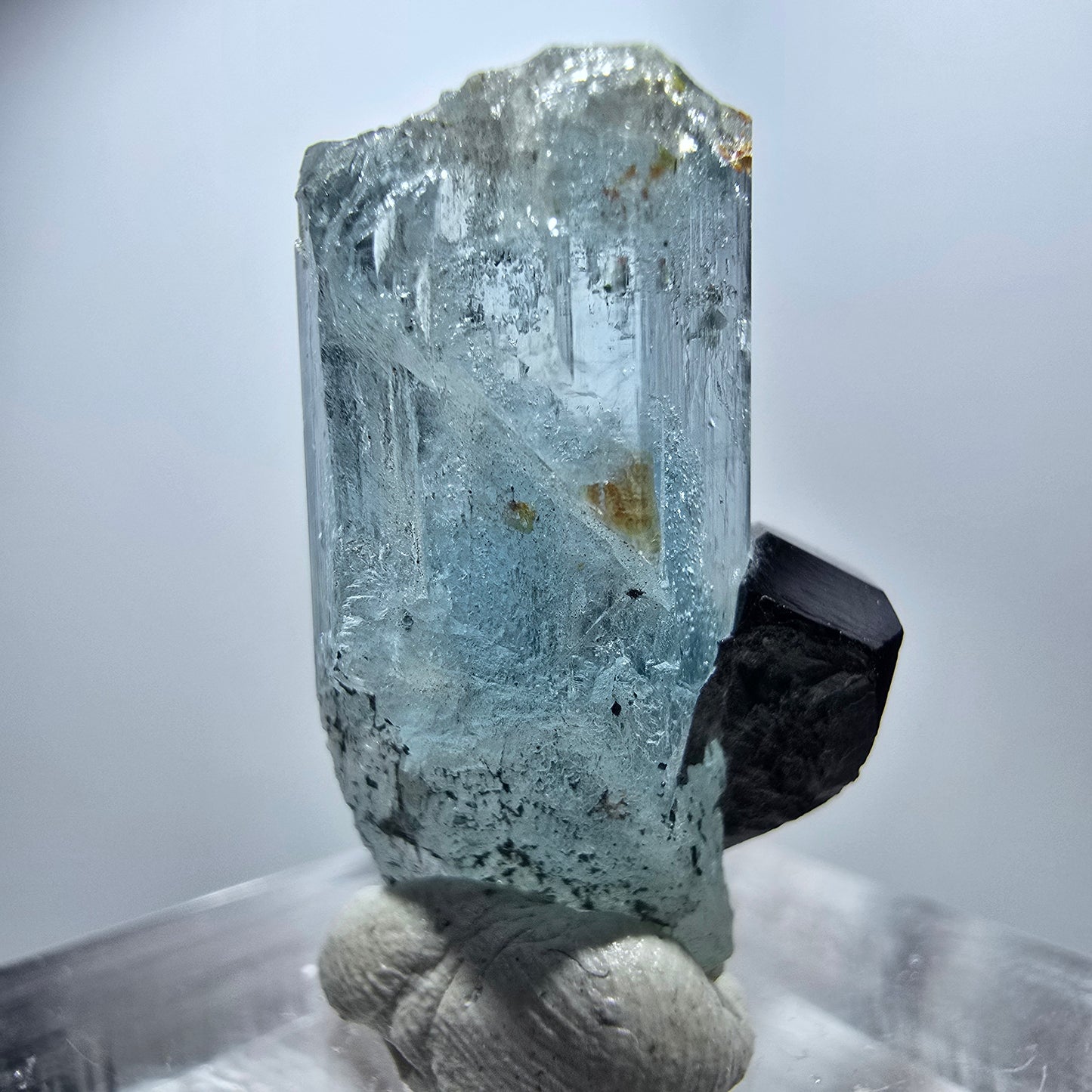 Seltener Aquamarin X mit Schörl Turmalin Erongo, Namibia 23*14*13mm