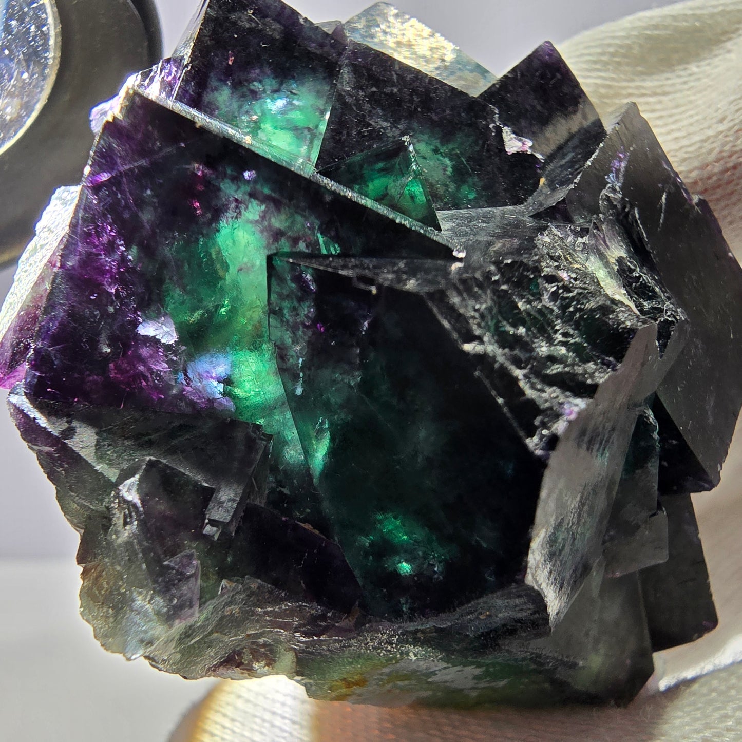 Rare spécimen de cube de fluorite fantôme, parqueté zonal Okorusu Namibie 70*51*43mm