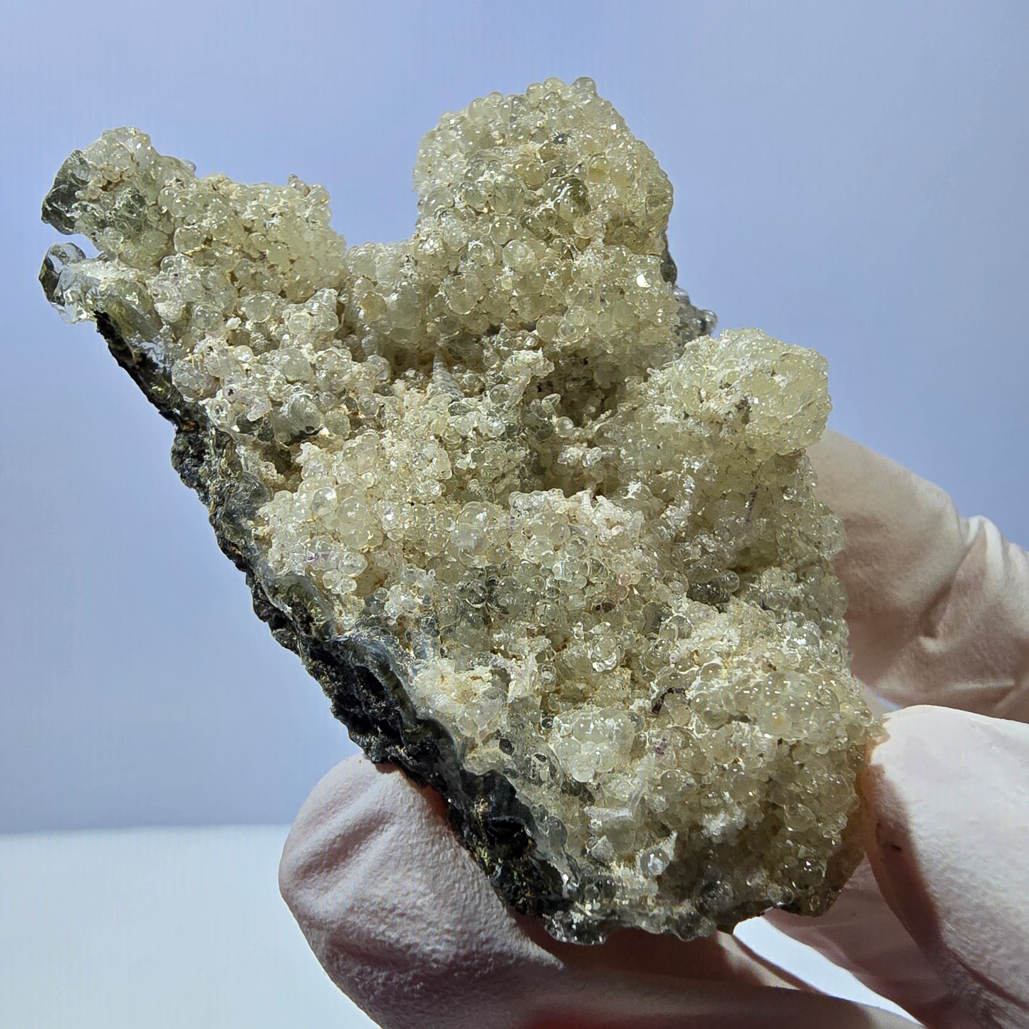 Spécimen rare d'opale hyalite et de tourmaline Schorl, Erongo, Namibie, 62 x 43 x 21 mm