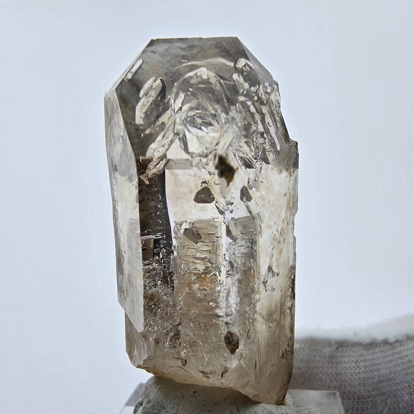 Rare Enhydro Phantom Smoky Quartz Point 3x Bubble Goboboseb, Namibie 45*21*14mm