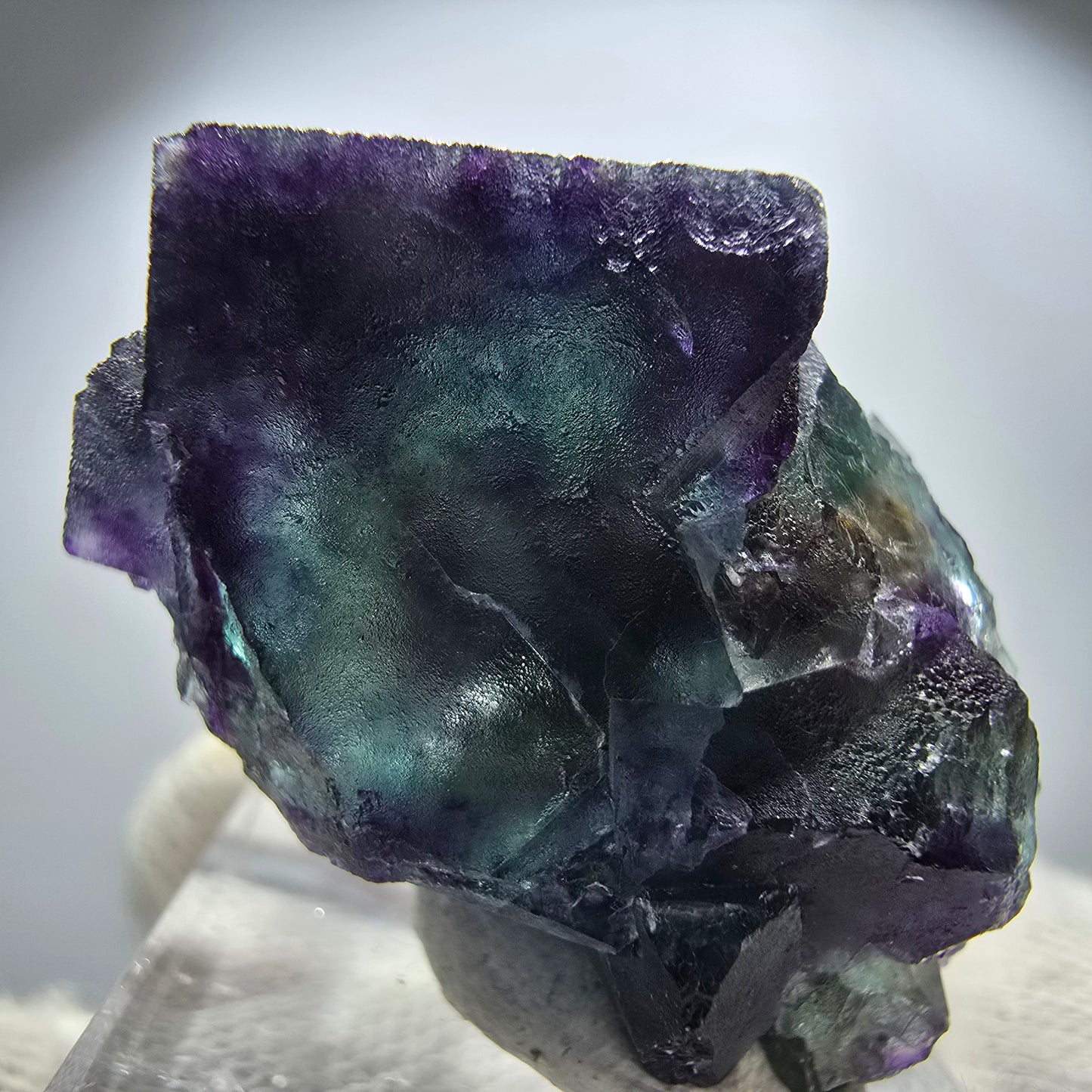 Spécimen rare de cube de fluorite fantôme, vert zonal et violet, Okorusu, Namibie, 38 x 30 x 24 mm