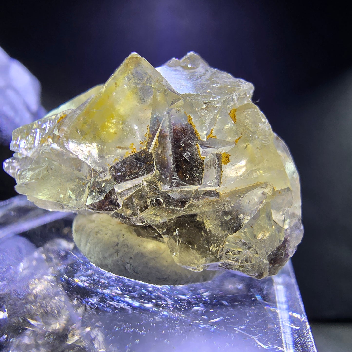 Seltene Honey Pocket Phantom Fluorit XX Würfel Stufe 25*17*15mm Okorusu, Namibia