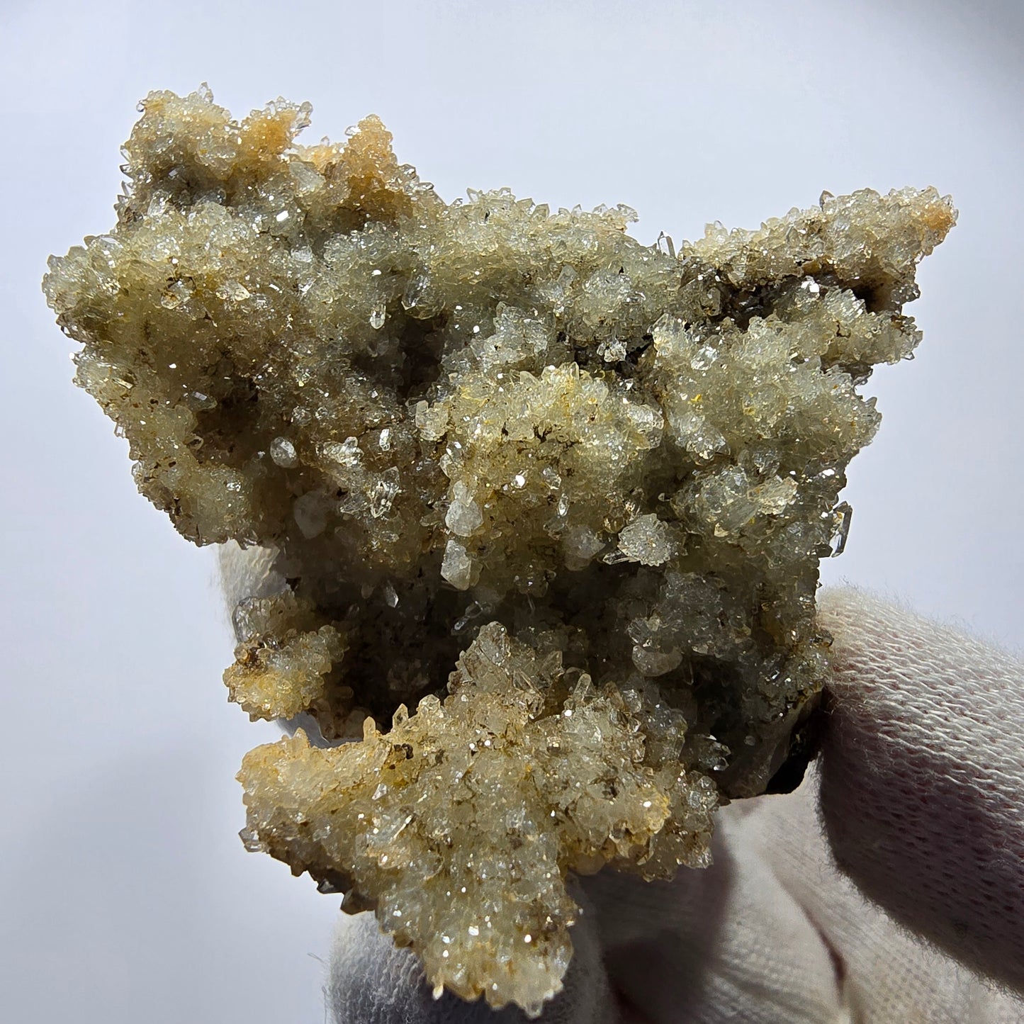 Quartz fumé, calcite UV sur matrice Valentine Pocket Goboboseb Namibie 87*81*58mm