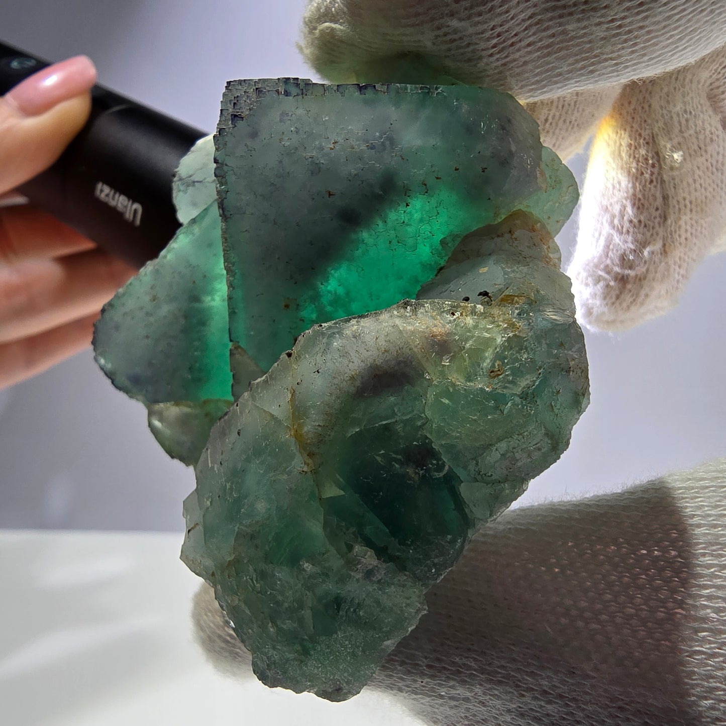 Grand spécimen de cube de fluorite fantôme, parqueté zonal Okorusu Namibie 74*68*36mm