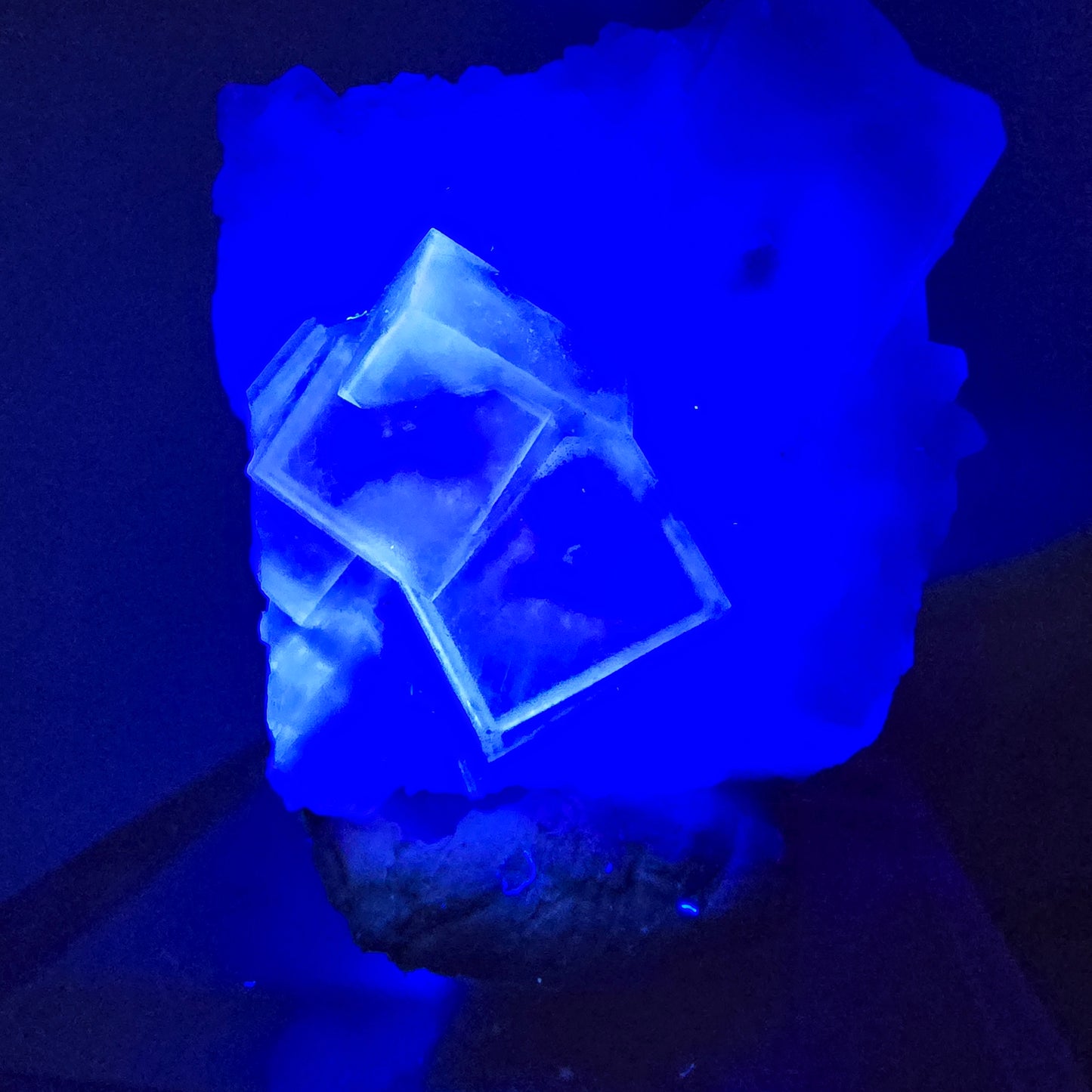Seltene UV Phantom Fluorit Würfel, Quarz Stufe Brandberg, Namibia 30*25*15mm