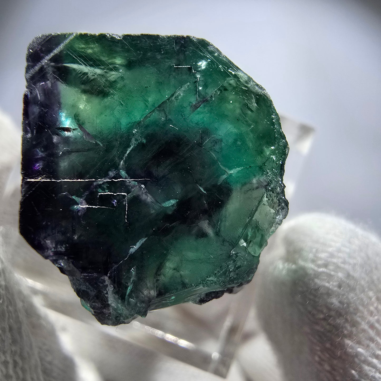 Spécimen rare de cube de fluorite fantôme zonal vert violet Okorusu, Namibie 23*21*15 mm