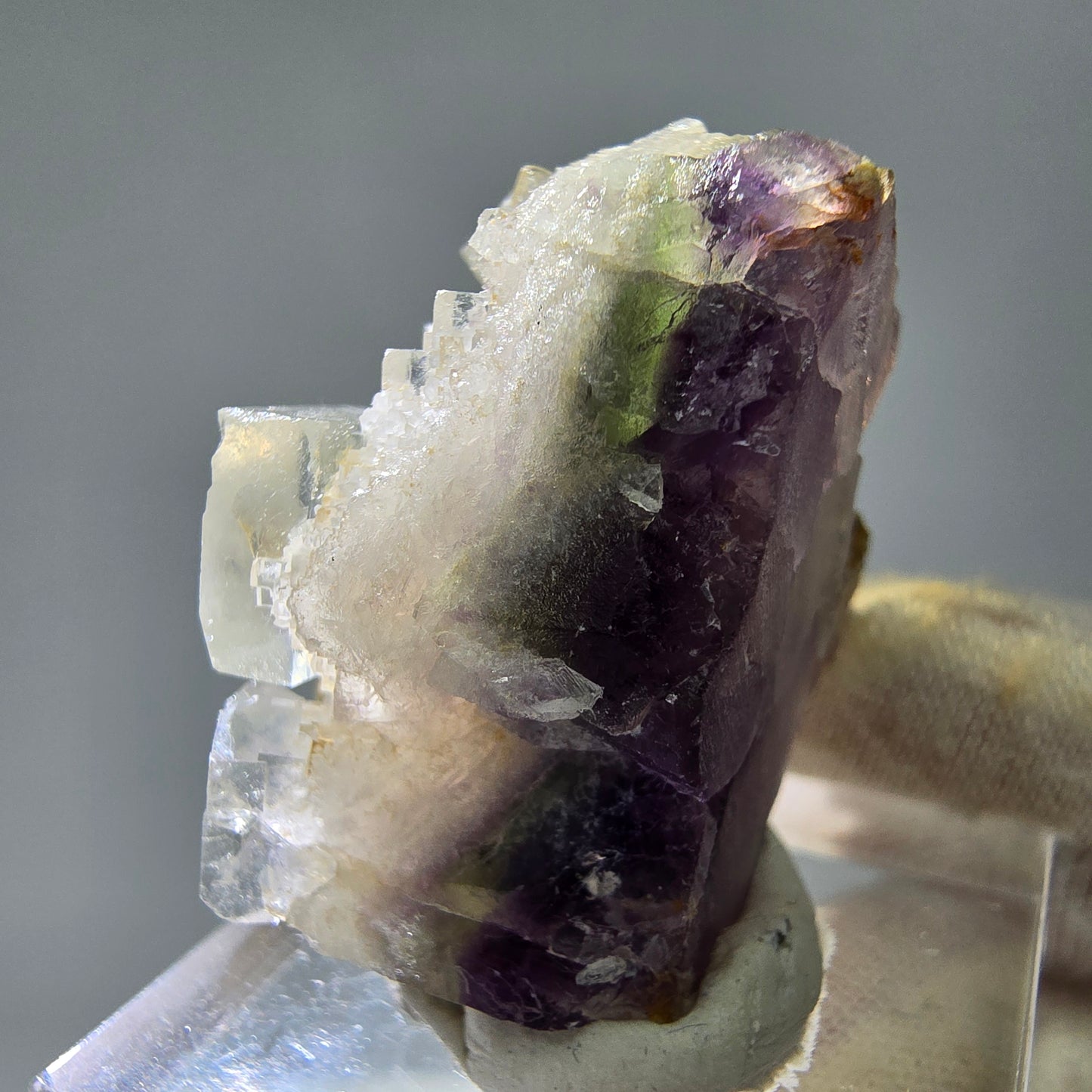 Seltene UV Phantom Fluorit Würfel, Quarz Stufe Brandberg, Namibia 29*27*18mm