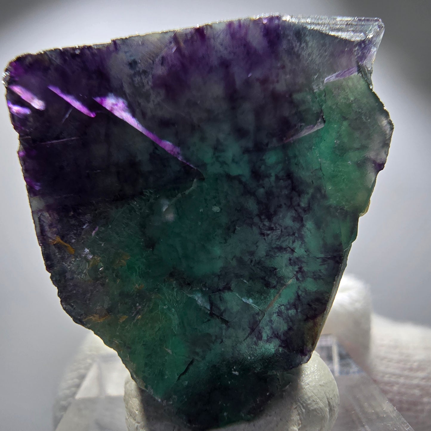 Rare spécimen de cube de fluorite fantôme, vert-violet zonal, Okorusu, Namibie, 33 x 27 x 30 mm