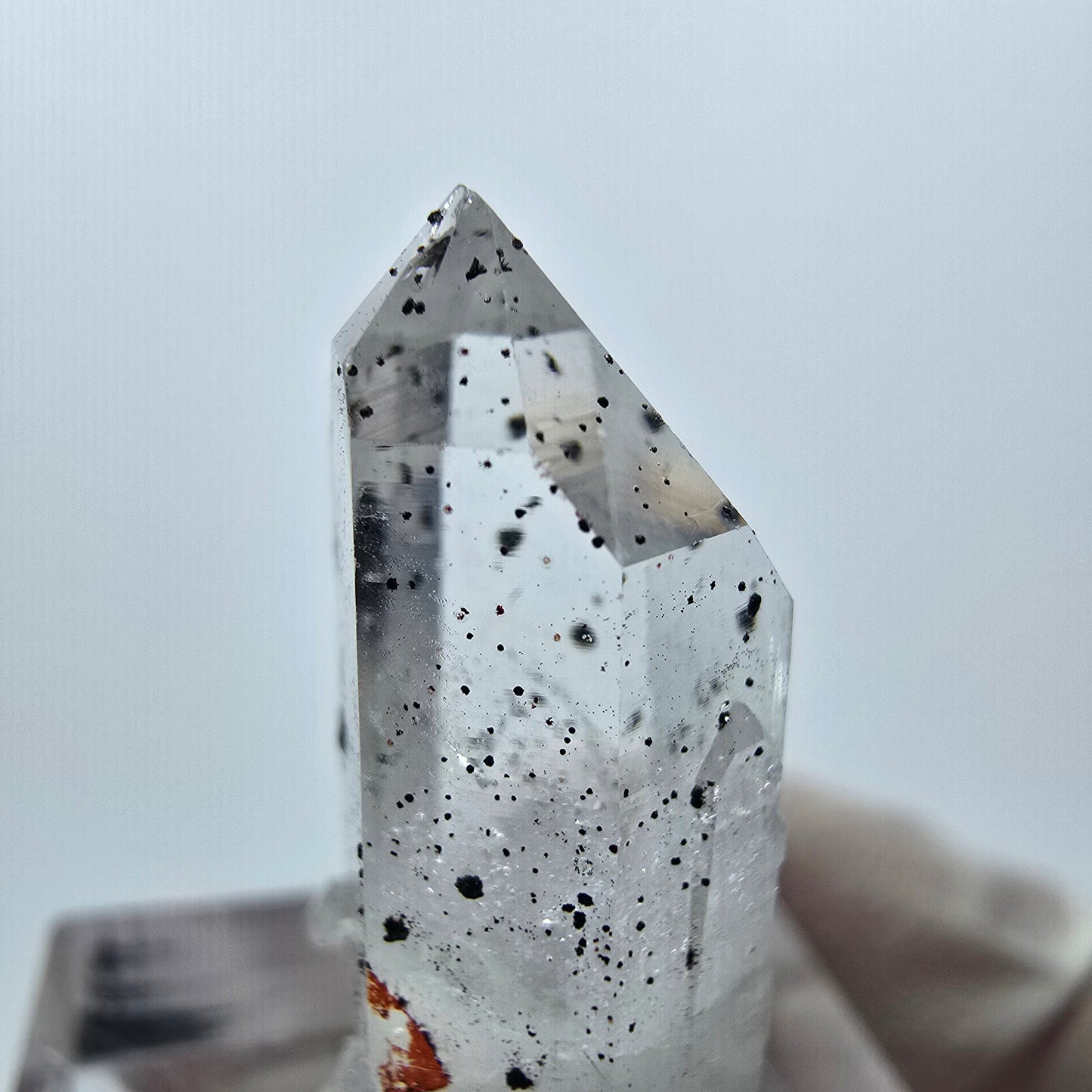 Quartz hématite transparent Point Streep Mine, Goboboseb, Namibie 29 x 14 x 10 mm