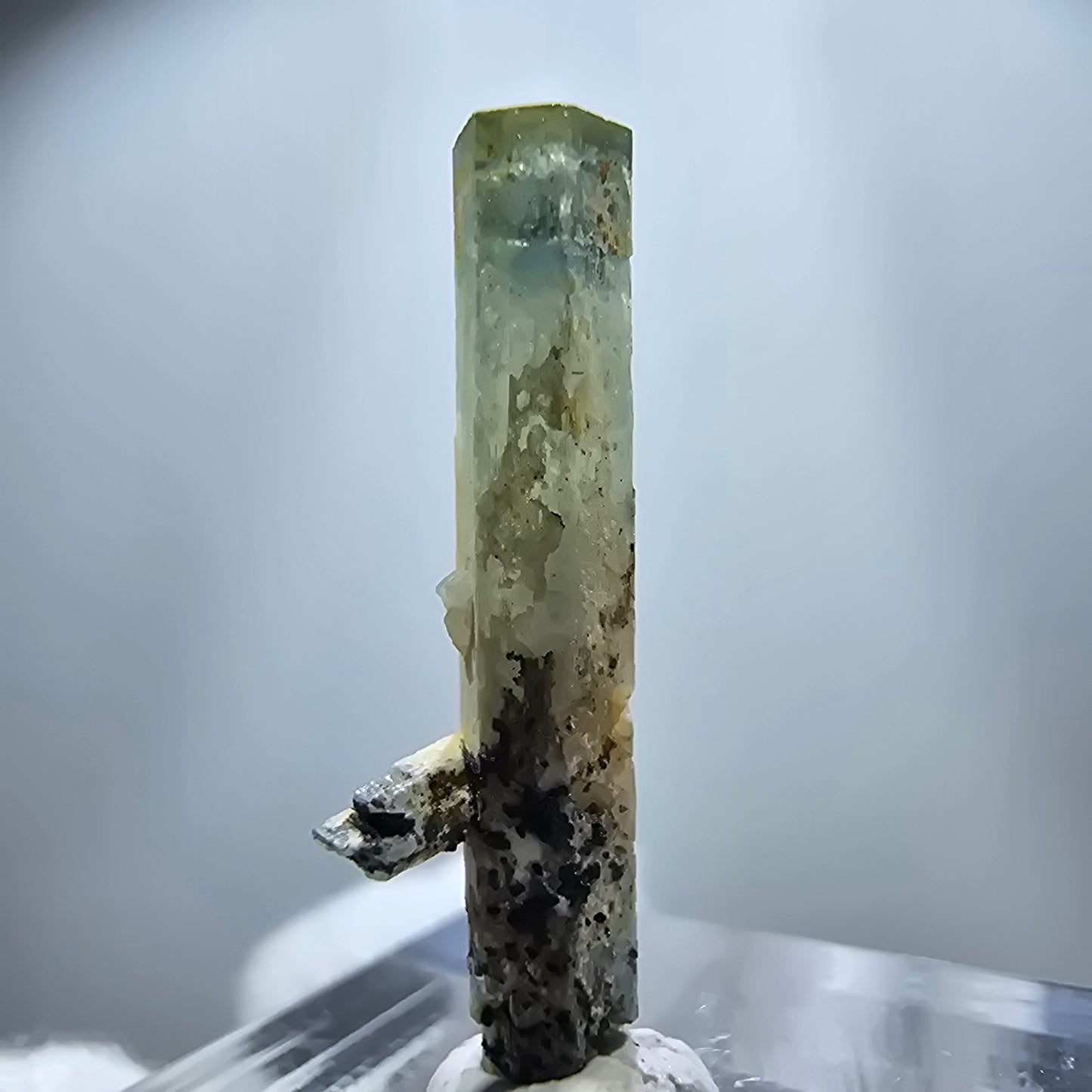 Cristal d'aigue-marine X rare, bleu Erongo, Namibie 26*8*4mm