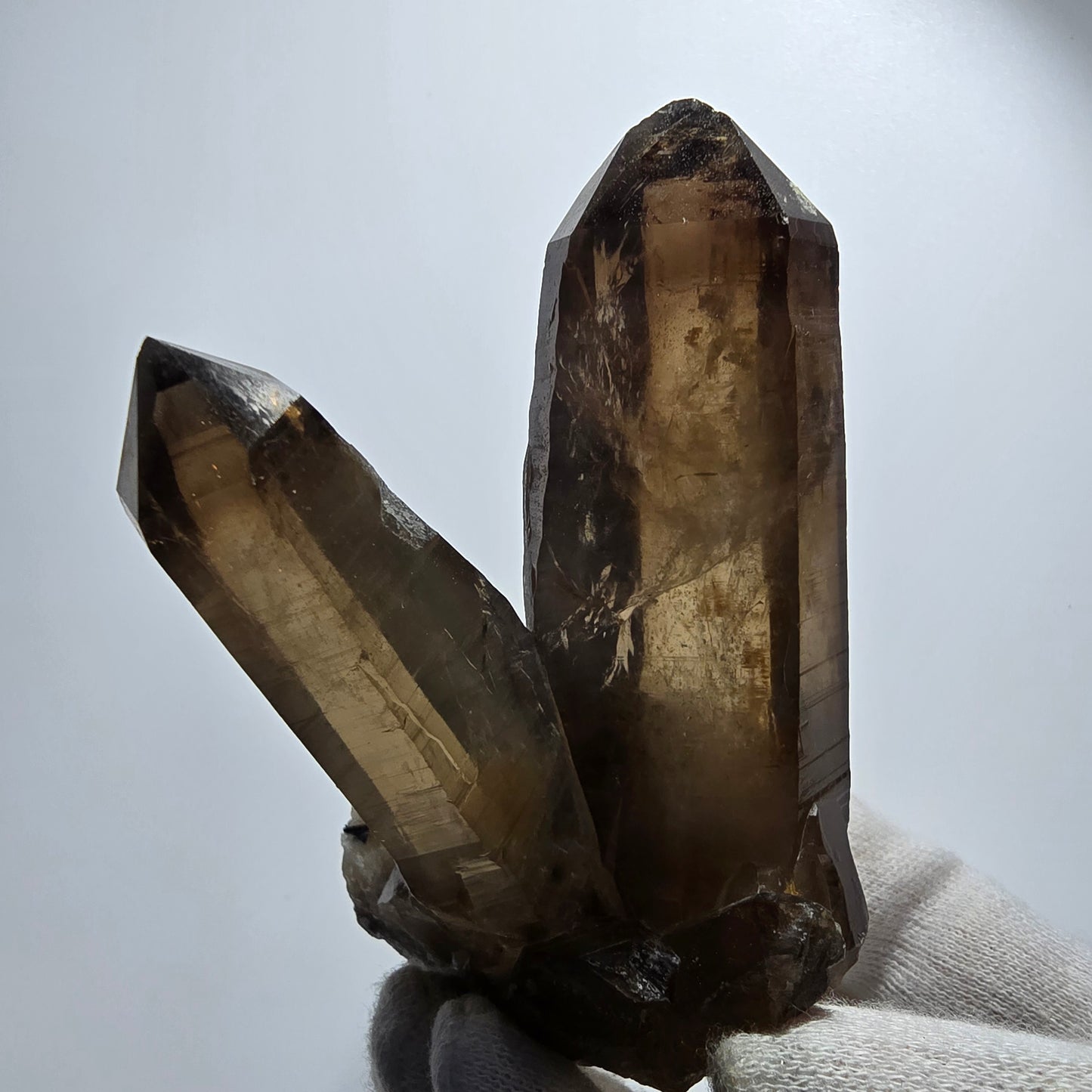 Spécimen de quartz fumé, hyalite et tourmaline Schorl, squelette fantôme, Erongo, Namibie, 95 x 70 x 63 mm