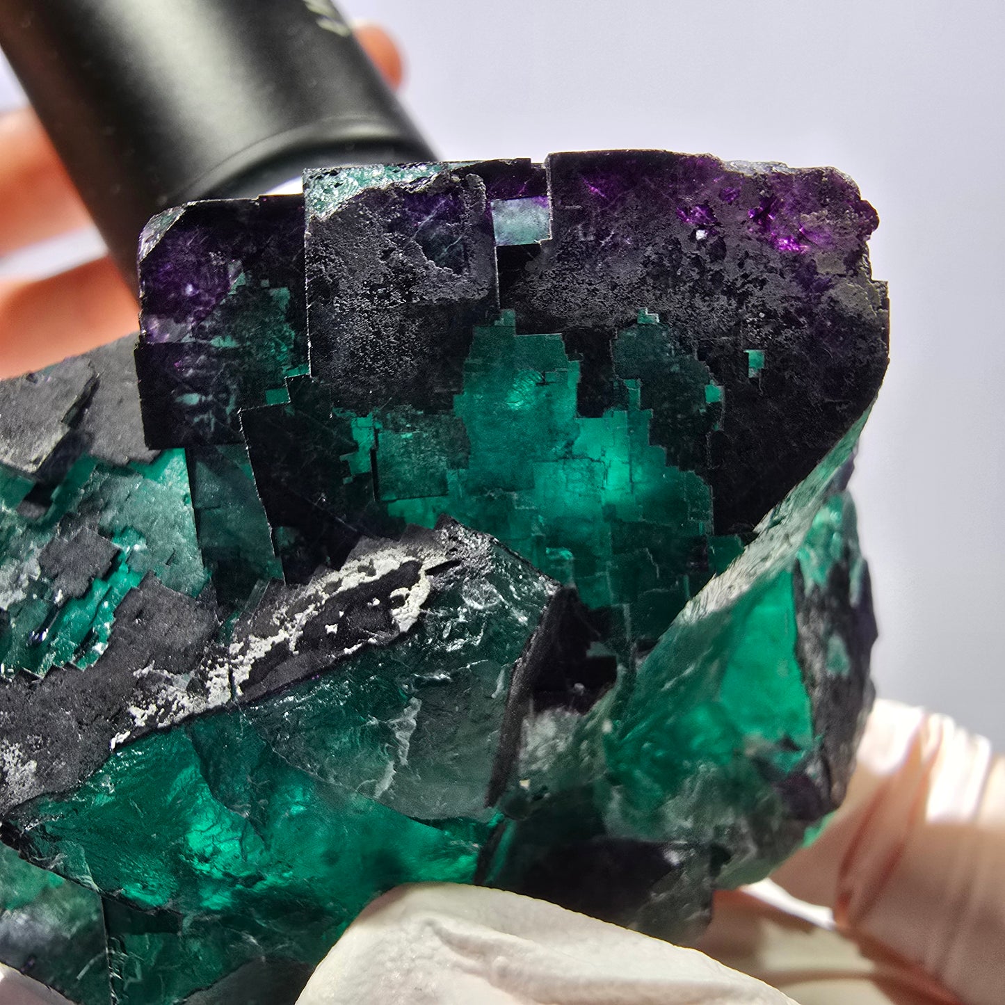 Spécimen de cube de fluorite fantôme vert violet zonal 11:11 Angel Pocket, Namibie 69*53*40mm