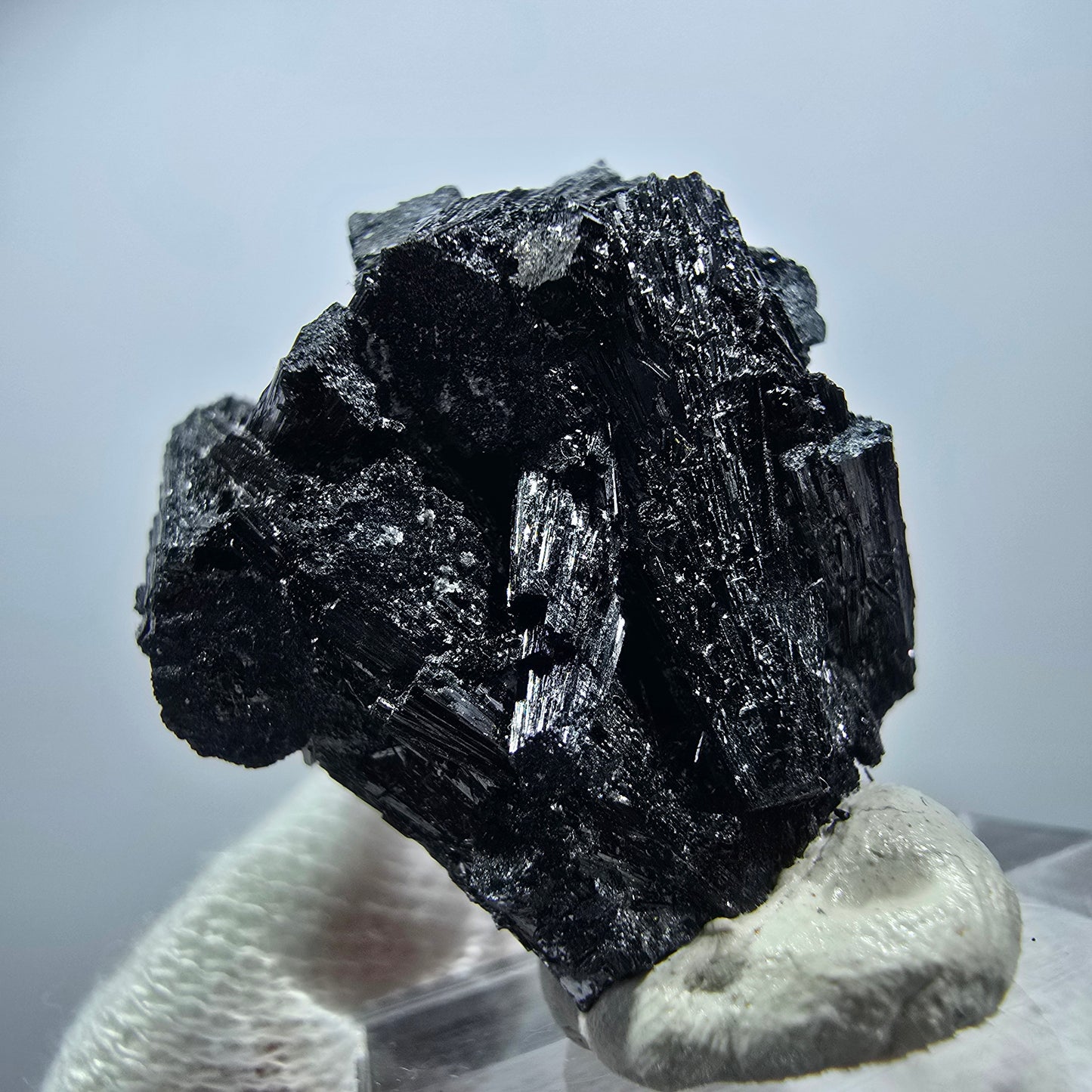 Magnifique spécimen de tourmaline Schorl et de quartz, Erongo, Namibie, 29 x 28 x 16 mm