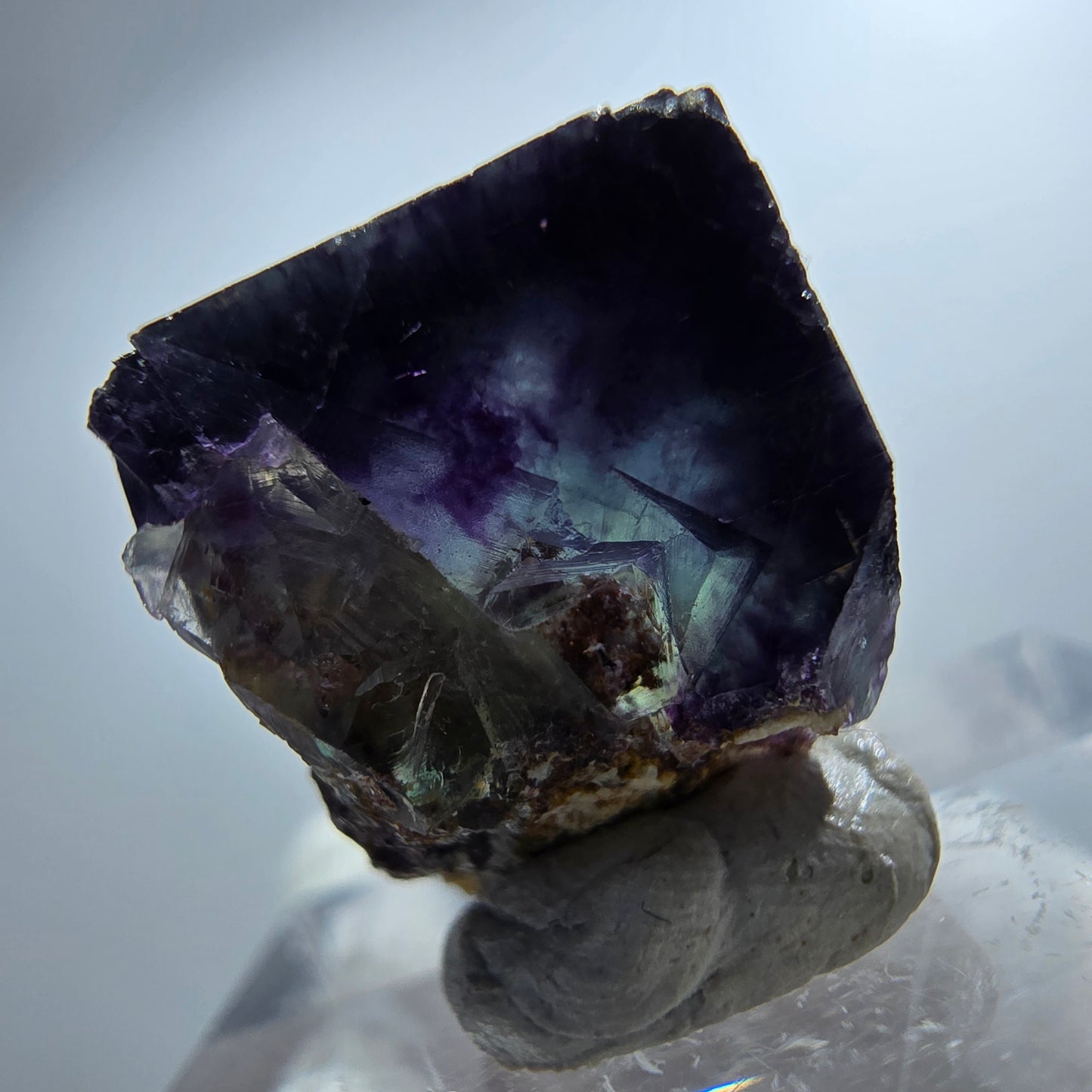 Rare spécimen de cube de fluorite fantôme, vert zonal et violet, Okorusu, Namibie, 19 x 18 x 14 mm