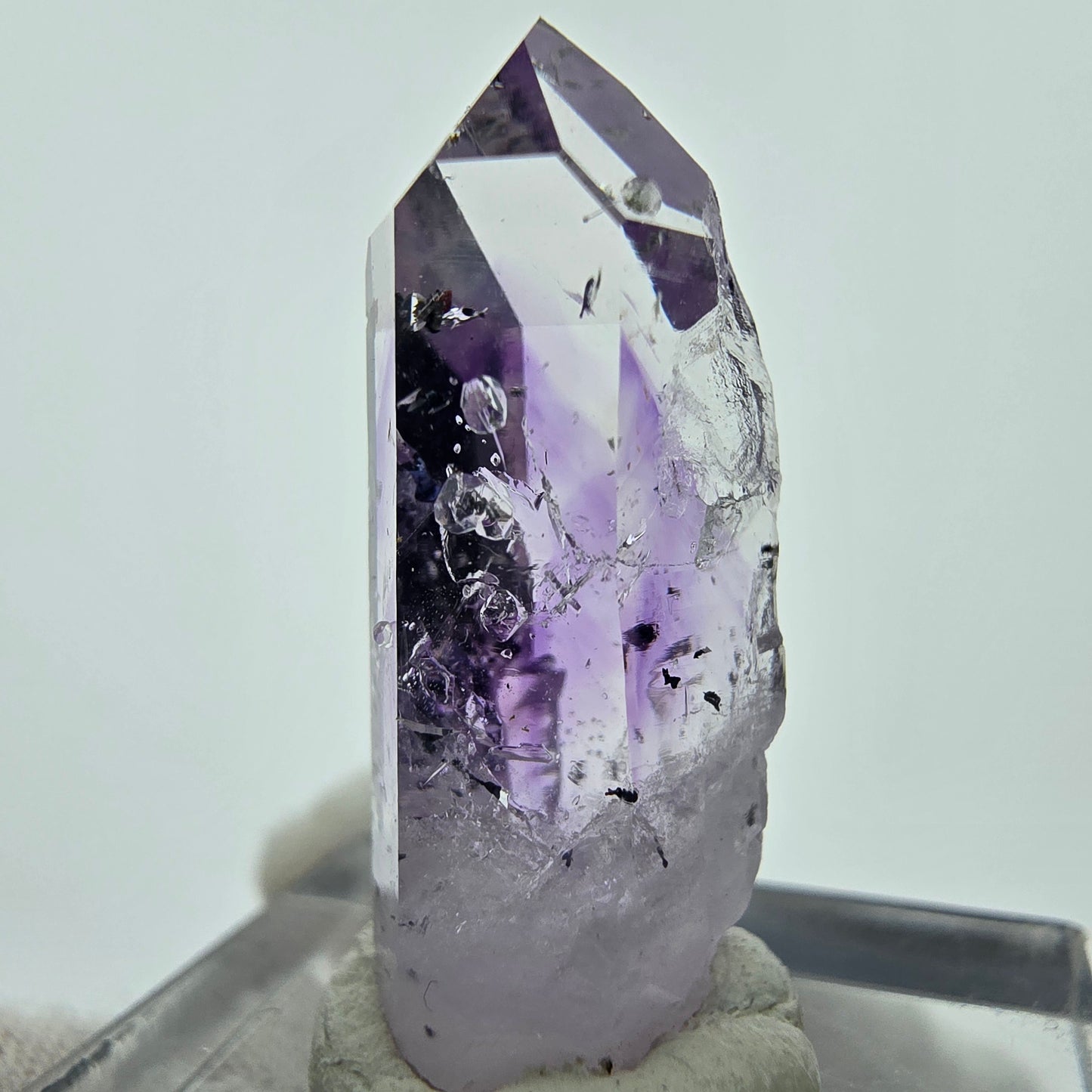 Phantom Amethyst, Hämatit, Analcim Streep Mine Goboboseb Namibia 28*11*8mm