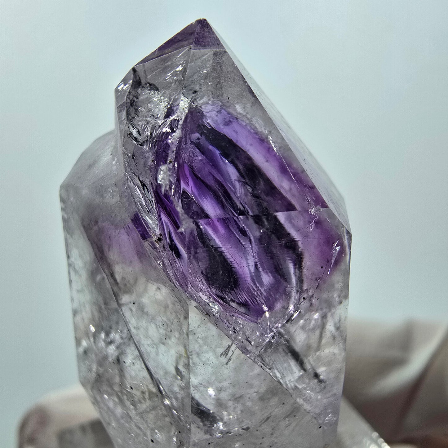 Améthyste fantôme, mine d'hématite Point Streep, Goboboseb, Namibie, 39 x 19 x 16 mm