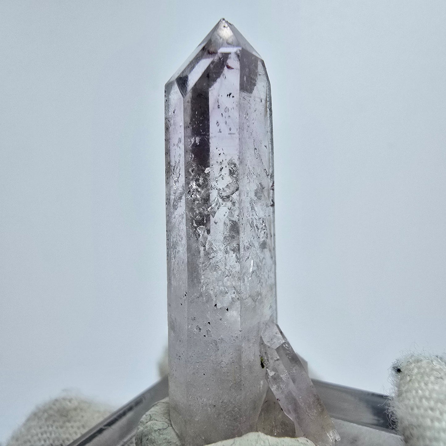 Enhydro Phantom Amethyst, 2x Blase Streep Mine Goboboseb Namibia 36*17*13mm
