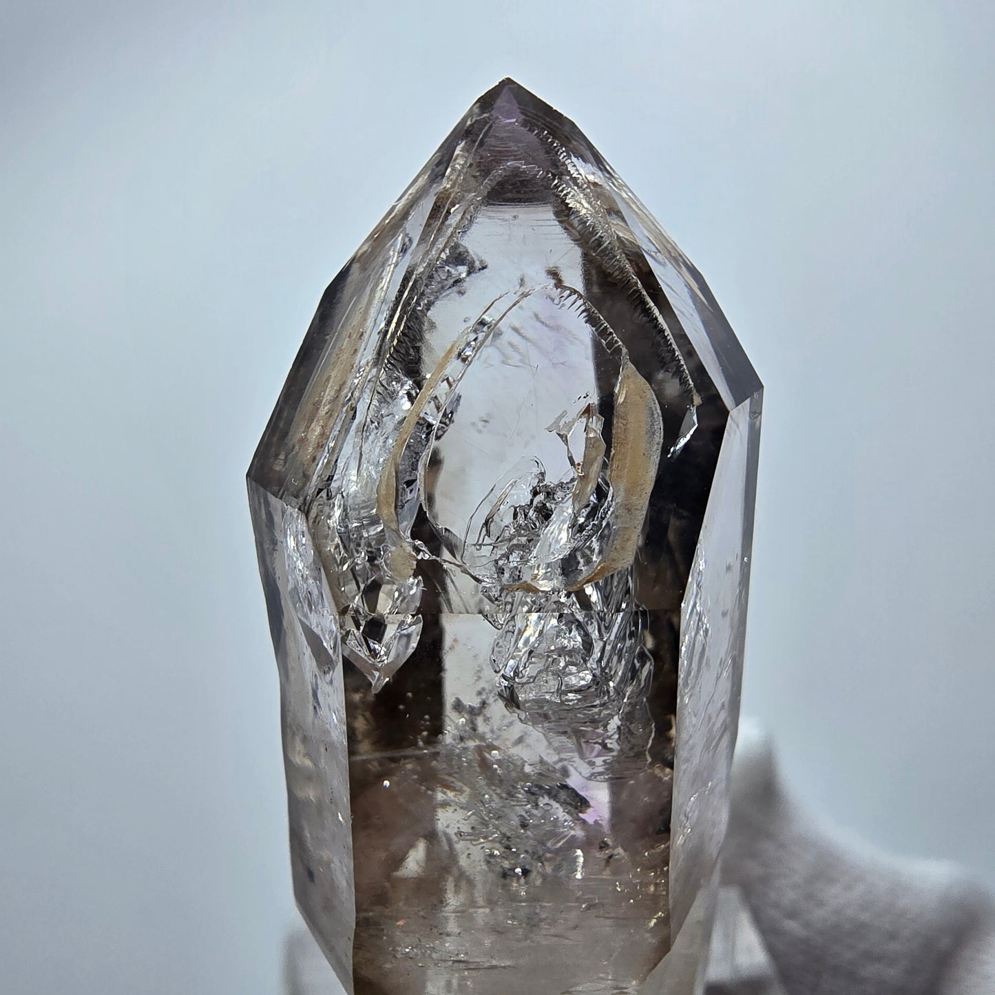 Quartz fumé fantôme transparent DT Scepter Point Goboboseb, Namibie 49 x 17 x 17 mm
