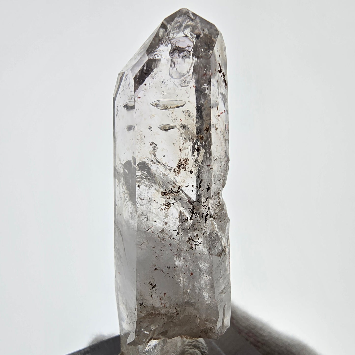 Sceptre DT en quartz fumé squelette Enhydro, grande poche à bulles Saint-Valentin, Namibie 53 x 18 x 17 mm