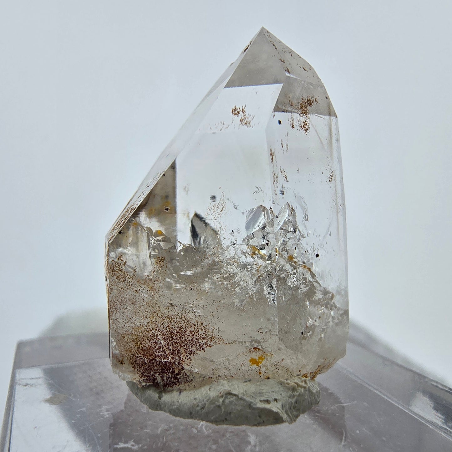 Cristal de quartz hématite fantôme transparent, Streep Mine, Goboboseb, Namibie, 25 x 17 x 14 mm
