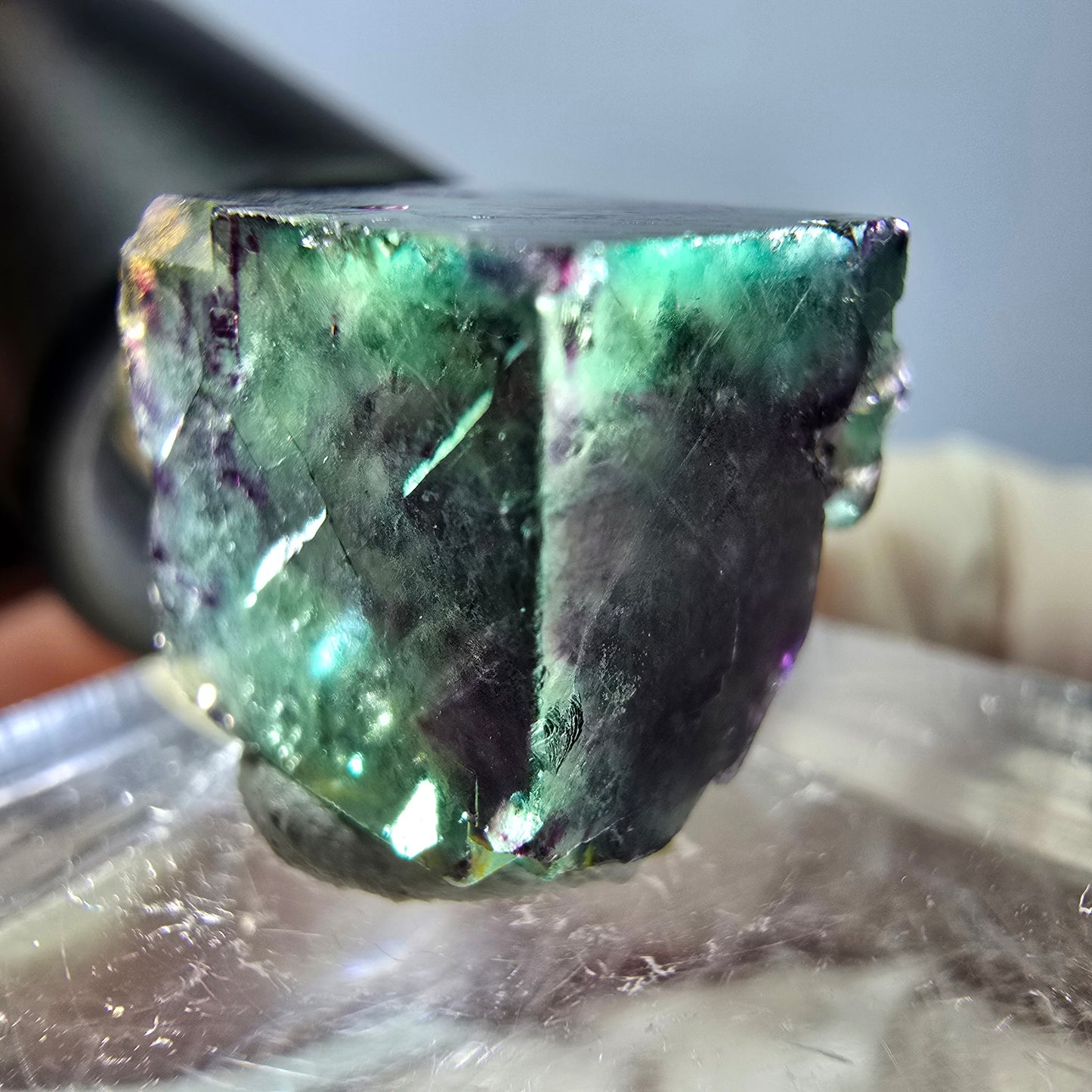 Spécimen de cube de fluorite fantôme, parqueté vert violet Okorusu, Namibie 19*18*14 mm