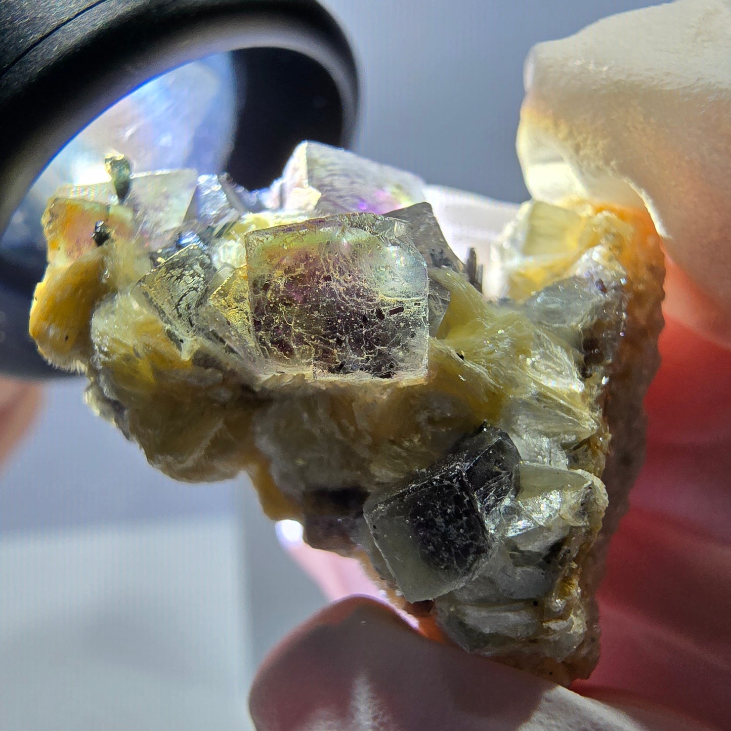 Cubes de fluorite fantôme colorés, muscovite, tourmaline Schorl, hyalite d'Erongo, Namibie 31 x 21 x 24 mm
