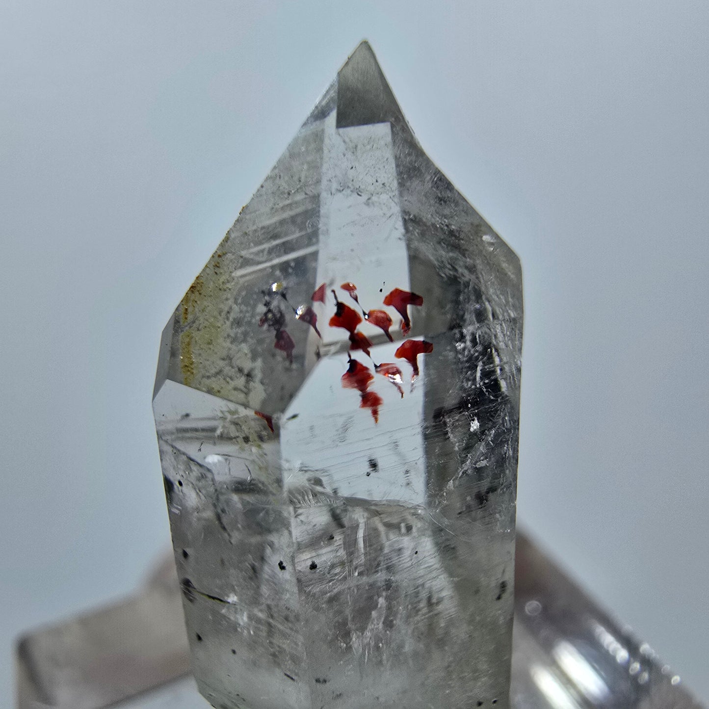 Quartz clair Harlequin Point Streep Mine, Goboboseb, Namibie 28 x 11 x 10 mm