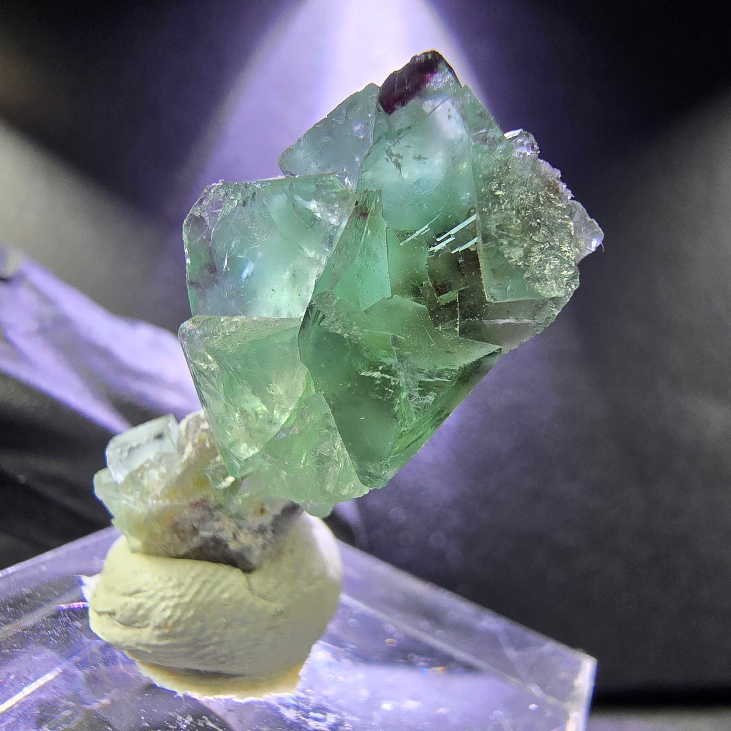 Seltene Zonare Fluorit XX Würfel Stufe grün lila 28*17*13mm aus Okorusu, Namibia