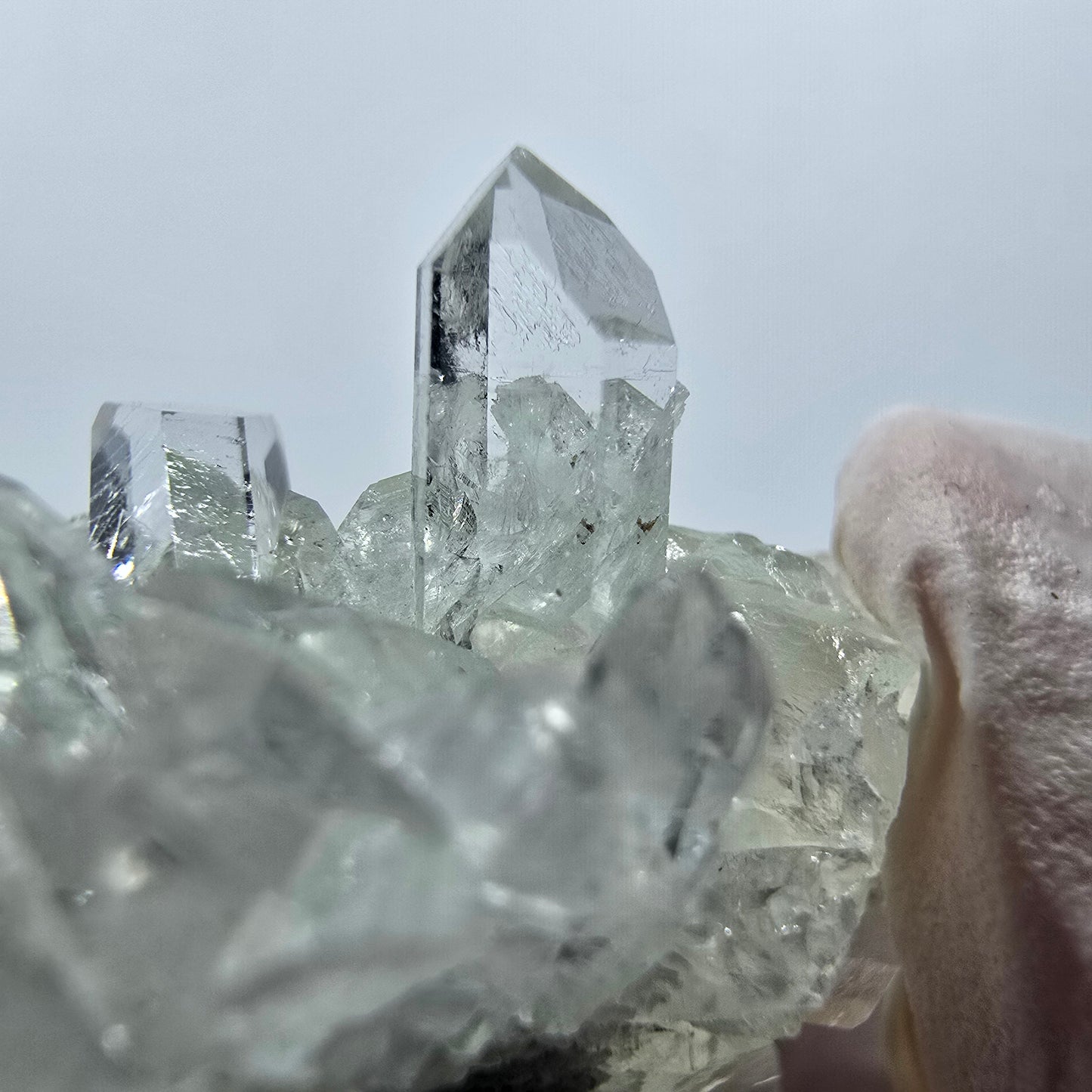 Spécimen de quartz clair, de préhnite et de calcite Streep Mine, Goboboseb, Namibie 37*29*17 mm