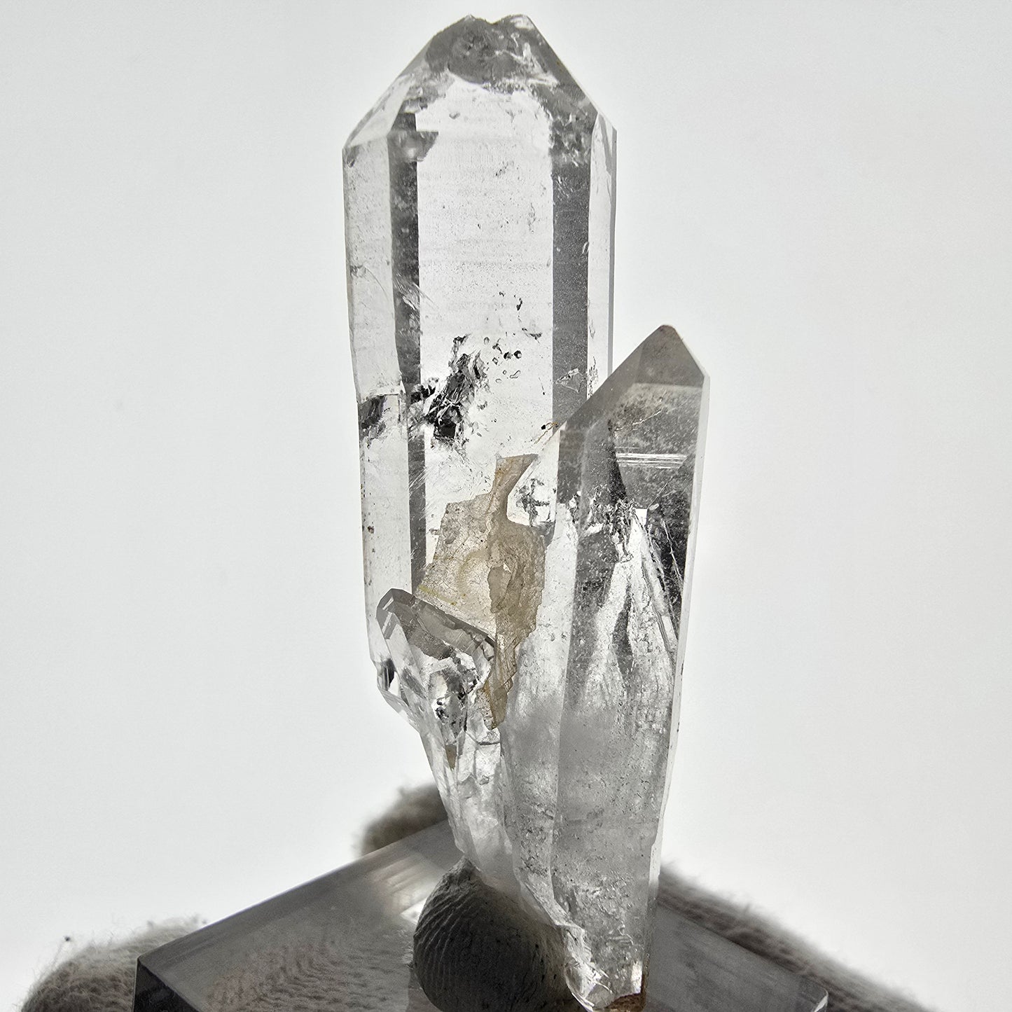 Sceptre de scène en quartz fumé fantôme lémurien, poche Saint-Valentin, Namibie, 55 x 18 x 15 mm