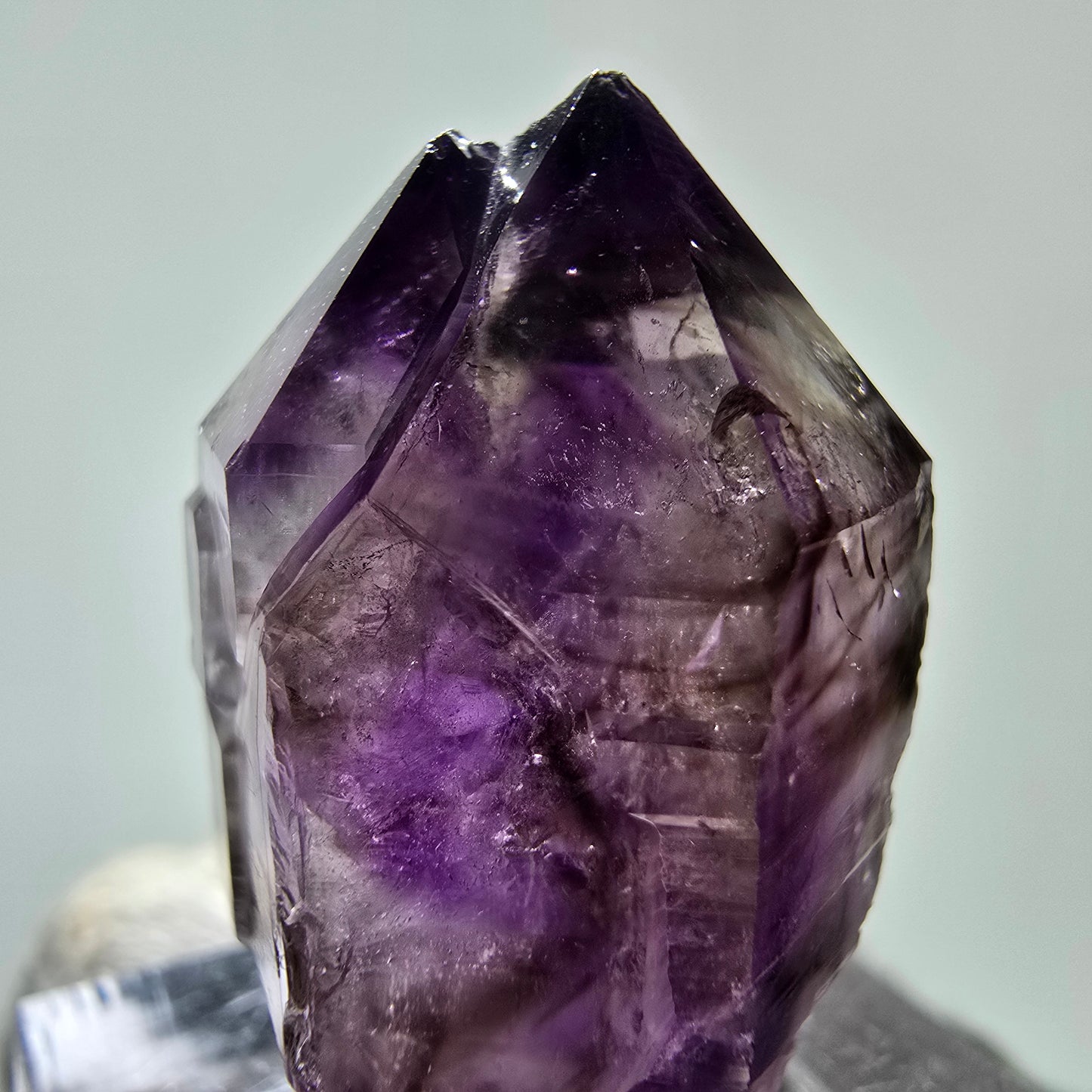 Sceptre Enhydro Phantom Amethyst DT, 1x Bubble Brandberg, Namibie 30*21*17mm