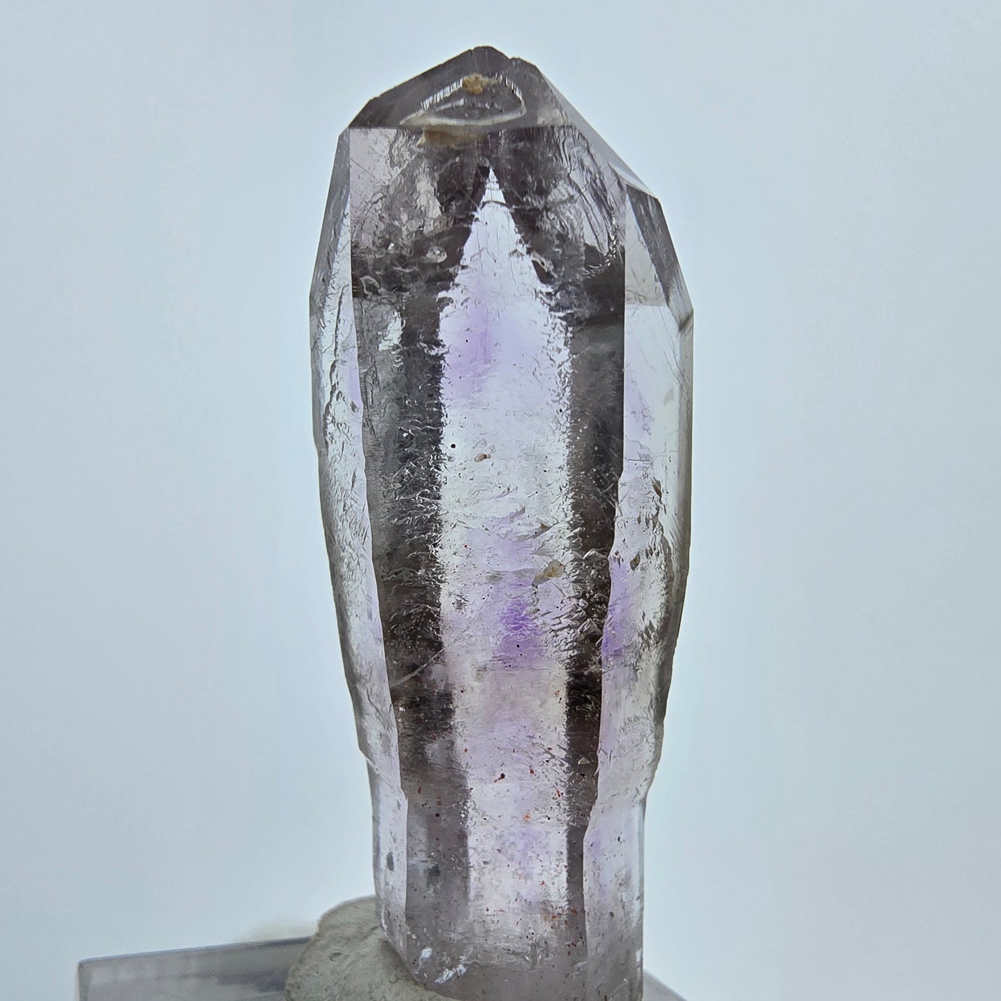 Améthyste fantôme, quartz sceptre de fenêtre Goboboseb, Namibie, 44 x 14 x 16 mm, collection