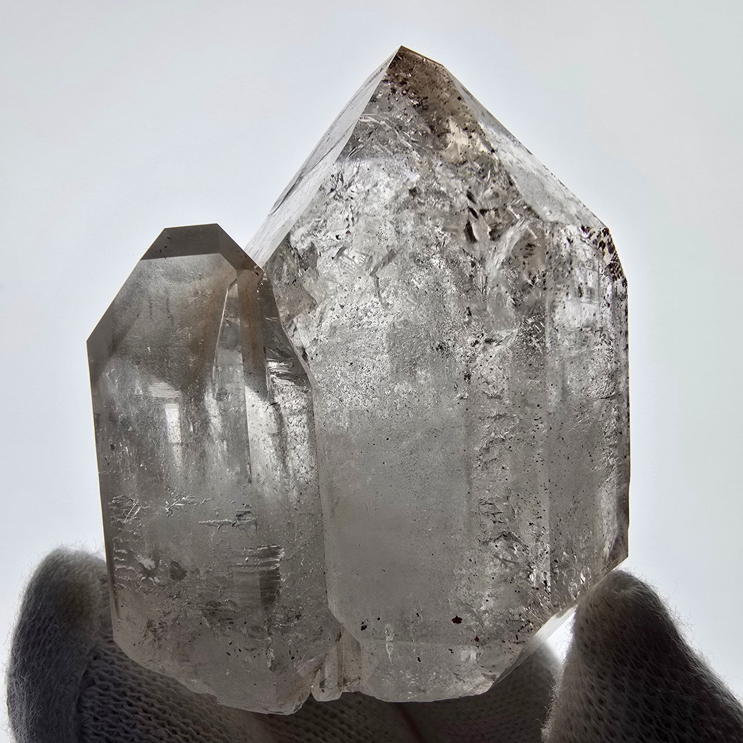 Sceptre de poche en hématite et quartz fumé, fantôme squelette, Saint-Valentin, Goboboseb, Namibie, 58 x 45 x 32 mm