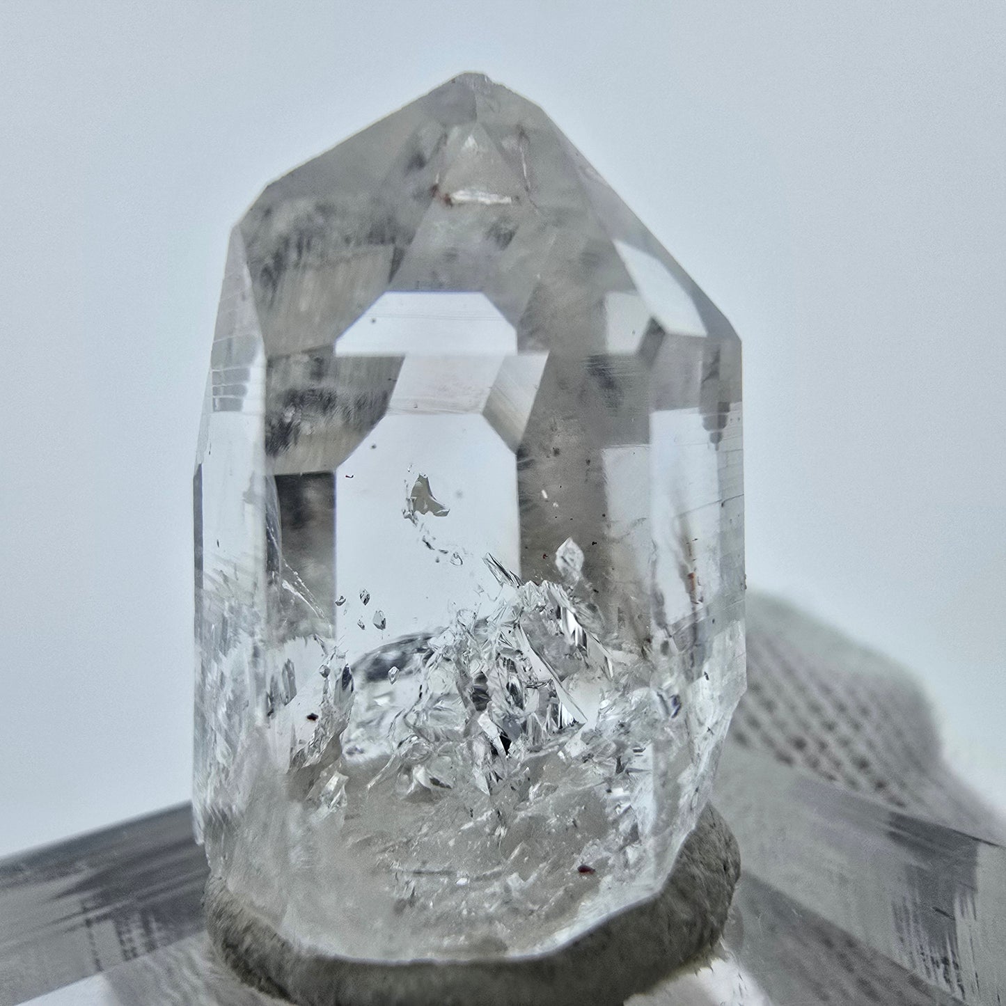 Klare Lemurian Quarz Spitze Streep Mine, Goboboseb, Namibia 26*20*13mm