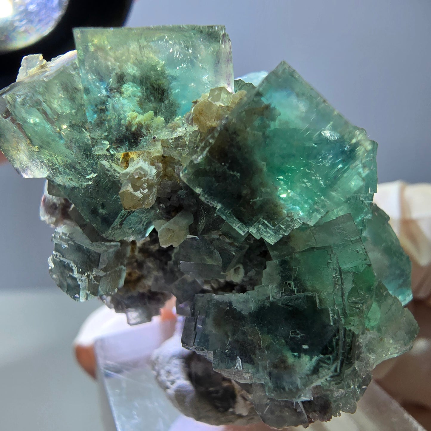 Phantom Fluorit Würfel, parkettiert, Quarz Stufe Okorusu, Namibia 42*30*26mm