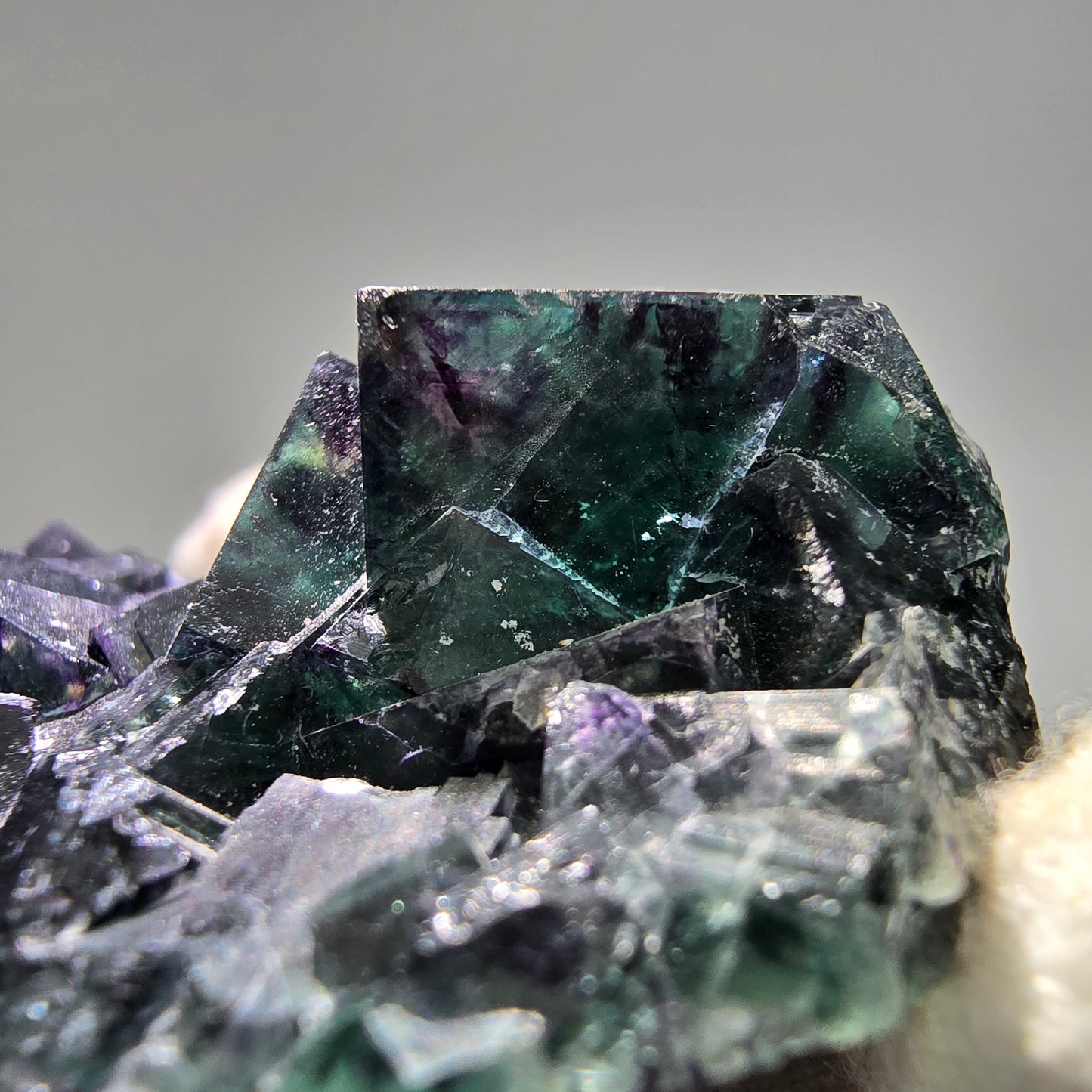Seltene Phantom Fluorit Würfel Stufe grün lila Okorusu, Namibia 81*67*26mm