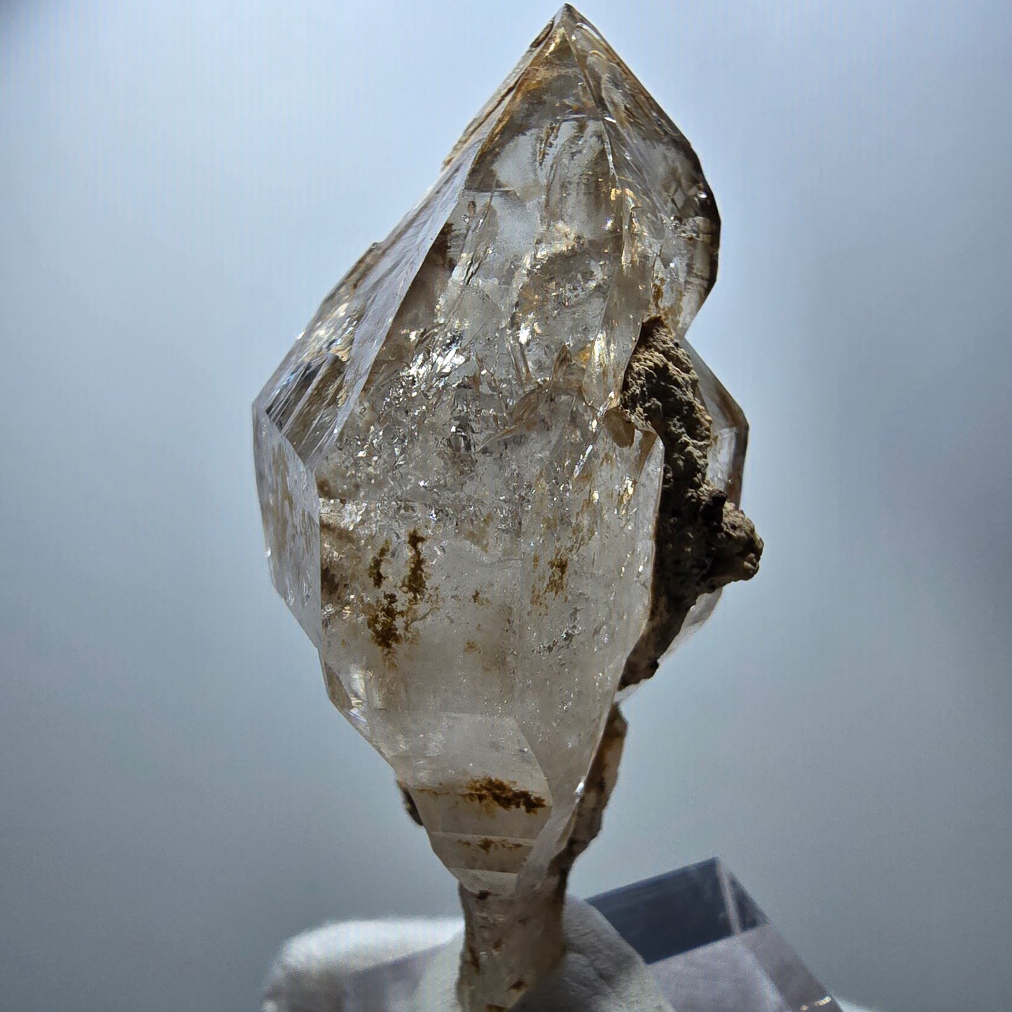 Quartz fumé fantôme transparent, pointe de sceptre, Goboboseb, Namibie, 61 x 29 x 28 mm