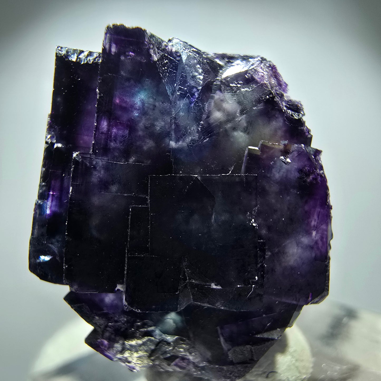 Spécimen rare de cube de fluorite fantôme, vert-violet zonal, Okorusu, Namibie, 24 x 23 x 19 mm